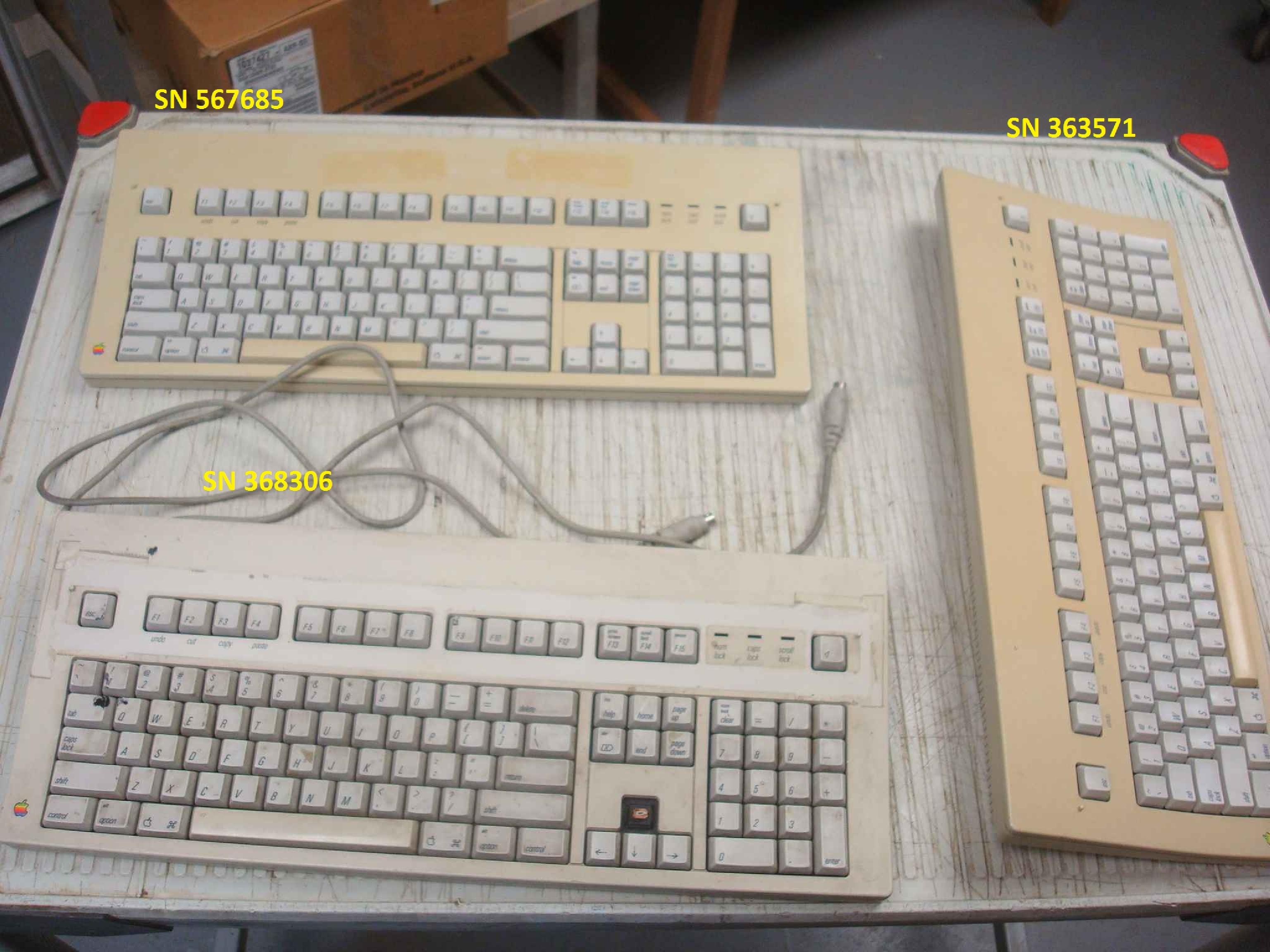 APPLE 825-1439-A EXTENDED KEYBOARD MODEL M0115