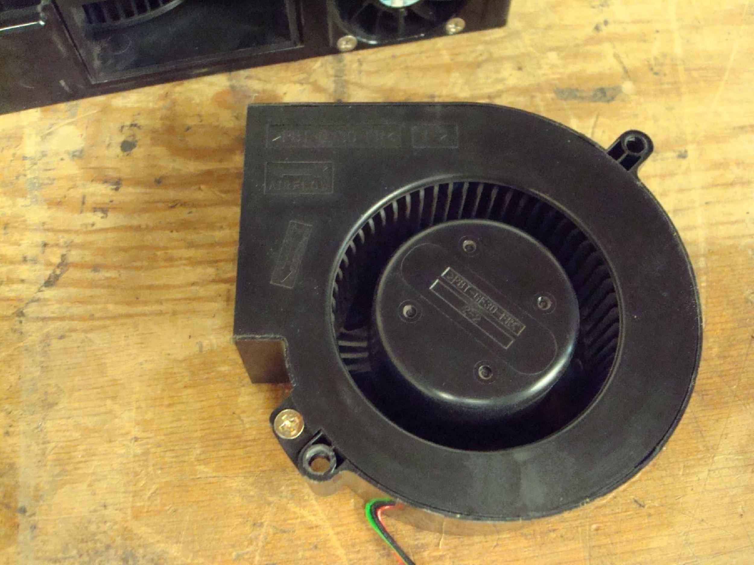 NMB BG0903-B047-VTS 92 X34MM BLOWER SERVER FAN 12V 2.1A 3PIN 717