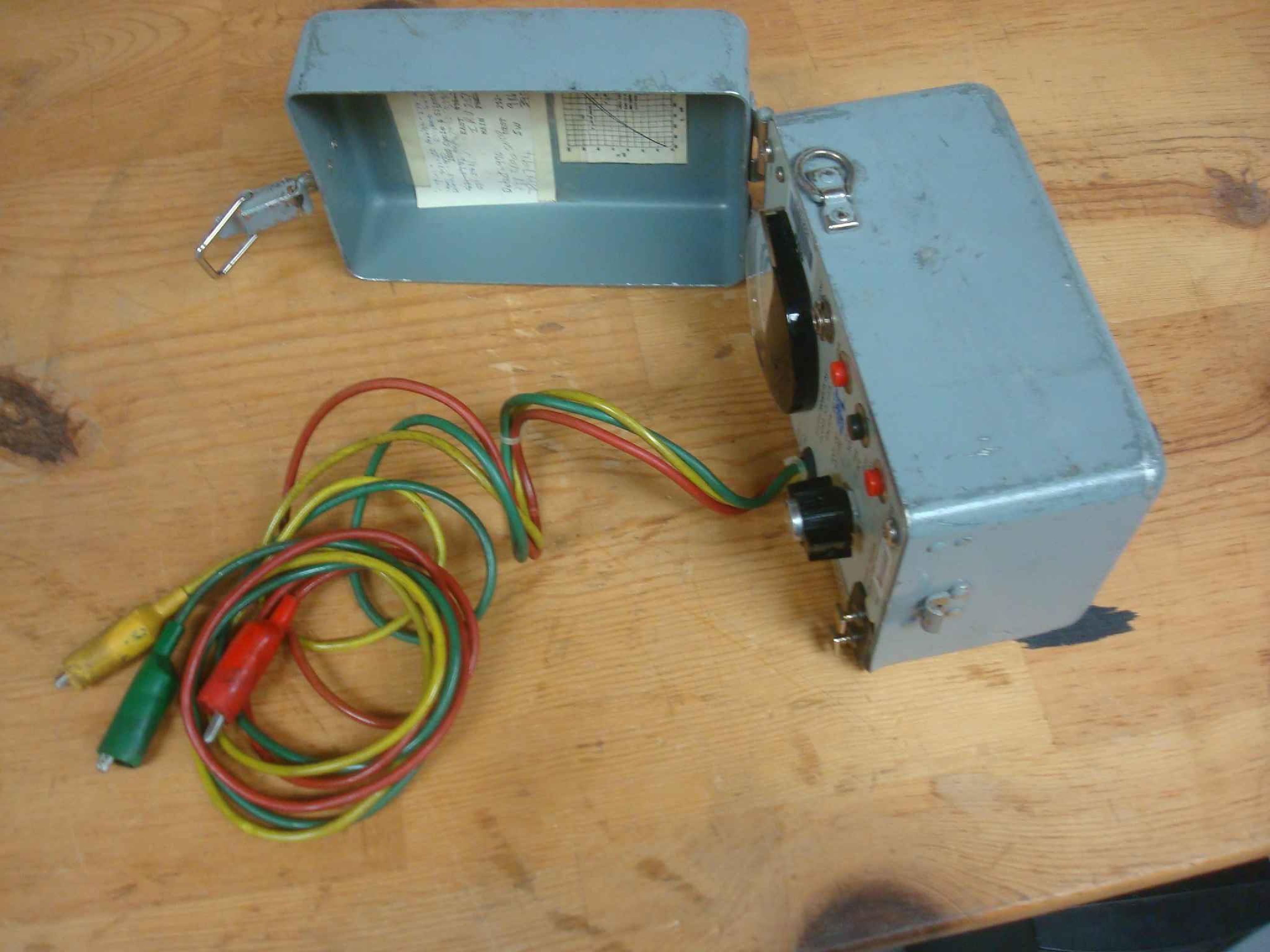 HUNTRON TRACKER 2000 PULSE GENERATOR/SIGNAL TRACER