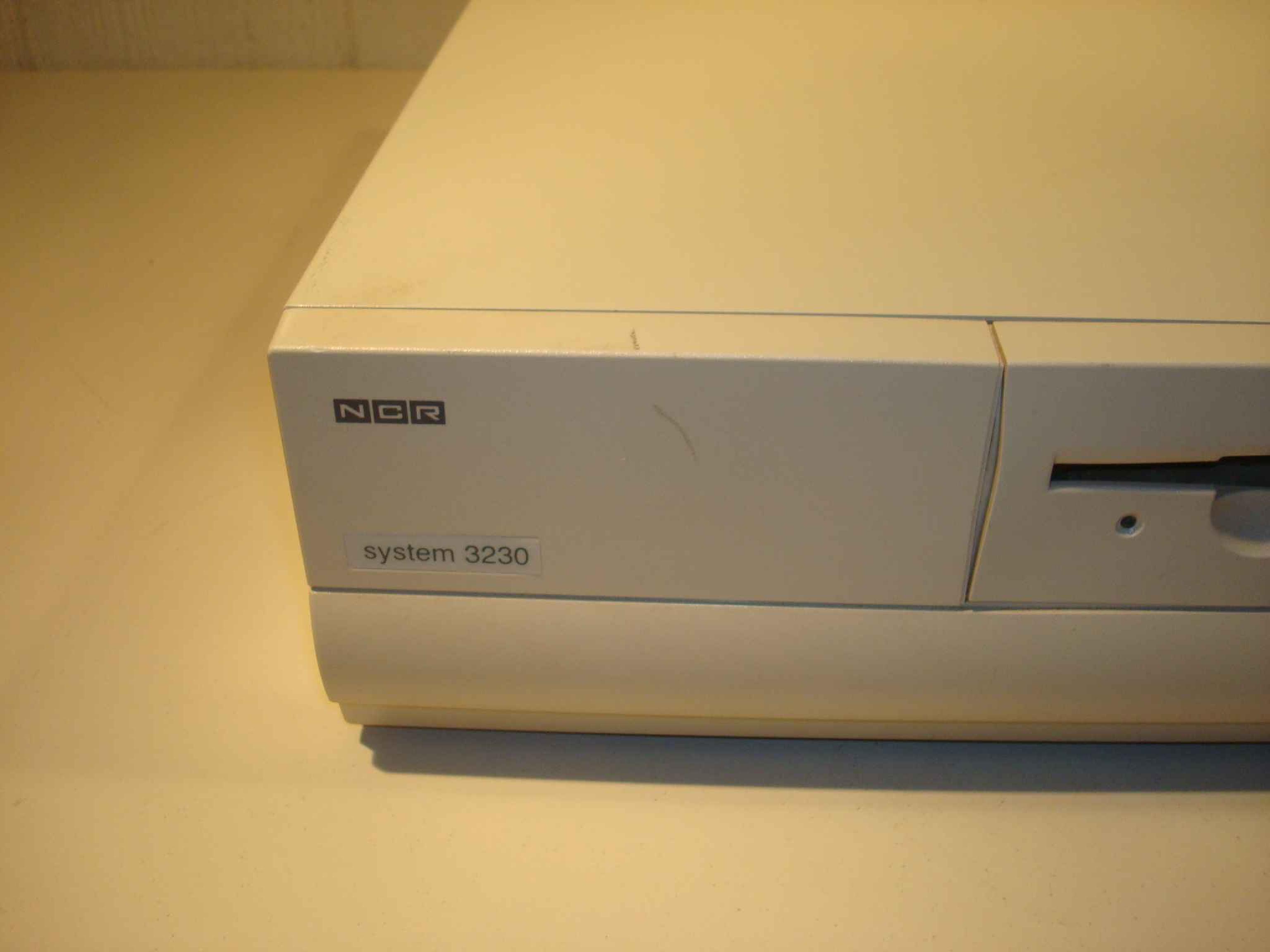 NCR 6493 COMPUTER SYSTEM CLASE 3230 MODEL 6493