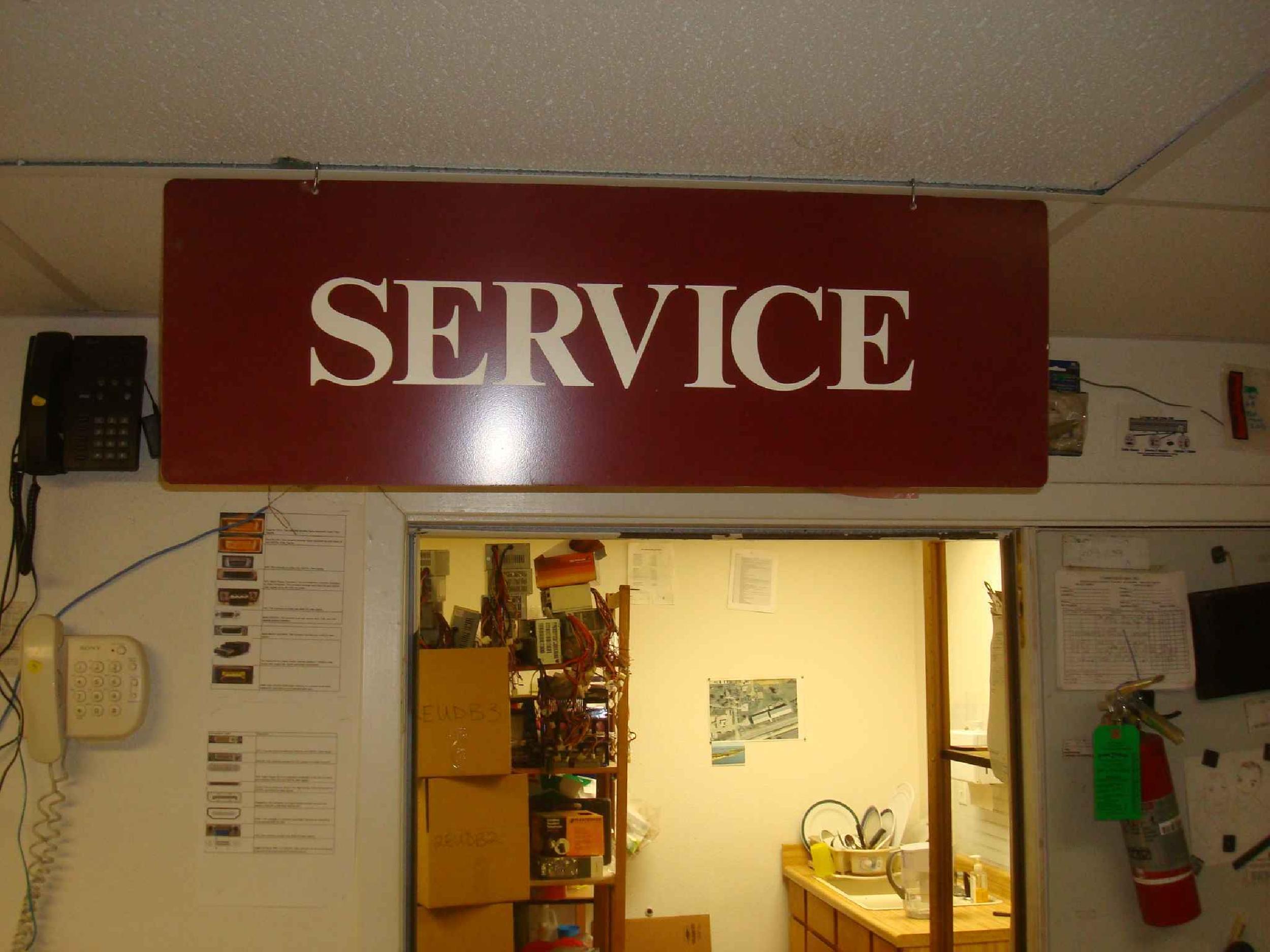 GENERIC PLASTIC SIGN LOT OF 9 PLASTIC SIGN