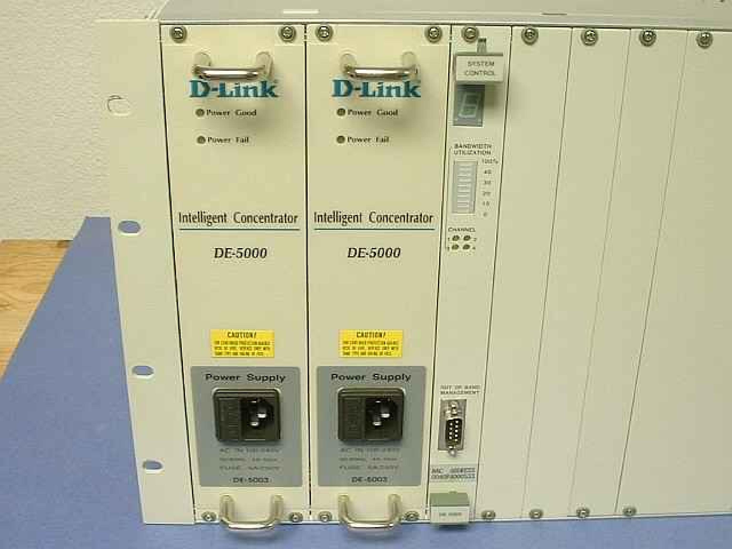 D-LINK SYSTEMS DE-5000 MULTI-SLOT ETHERNET CONCENTRATOR OPEN BOX