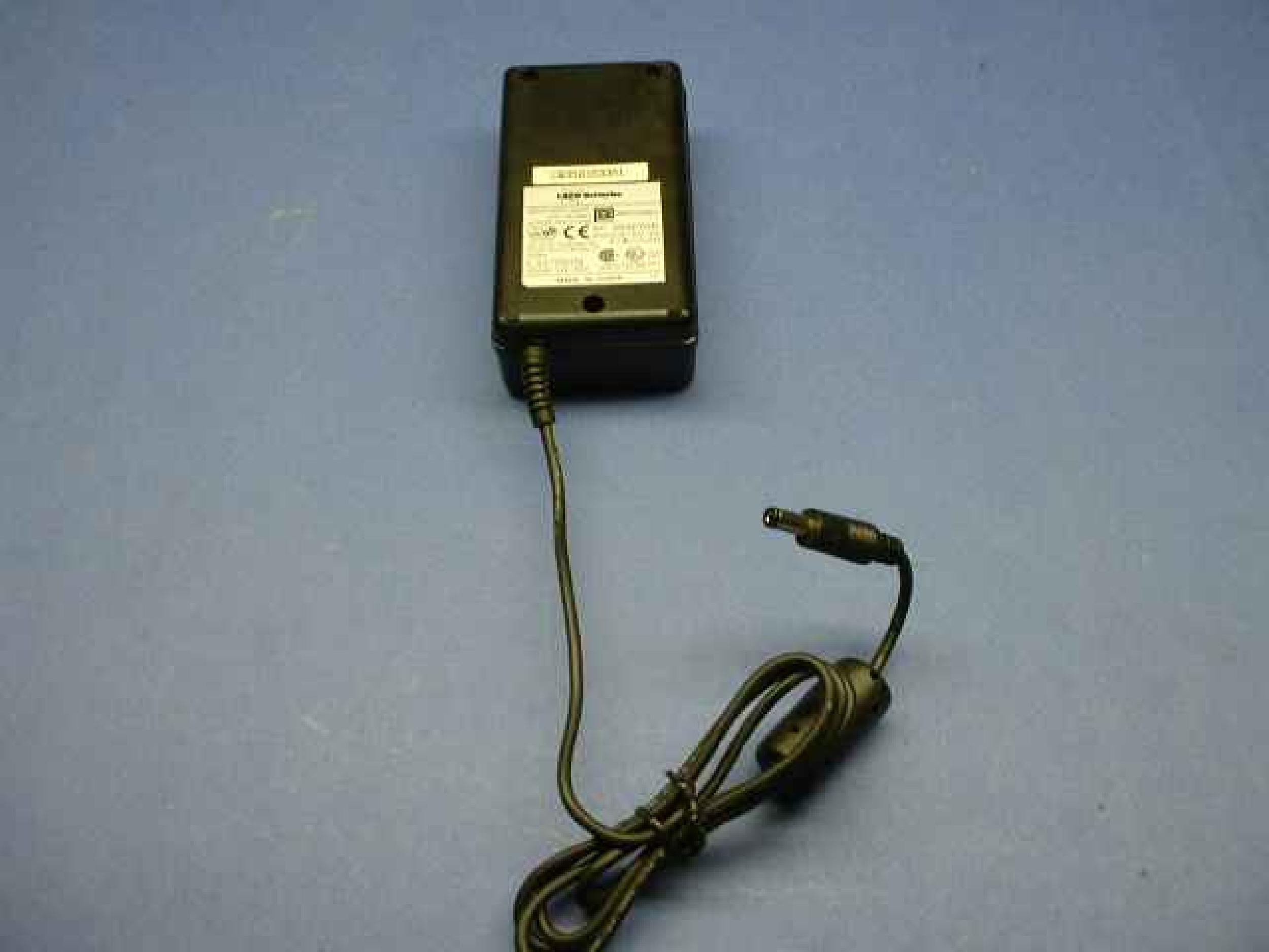 GENERIC PSA-30U-150 AC ADAPTER 15V 2A ID:2.40MM OD:5.50MM