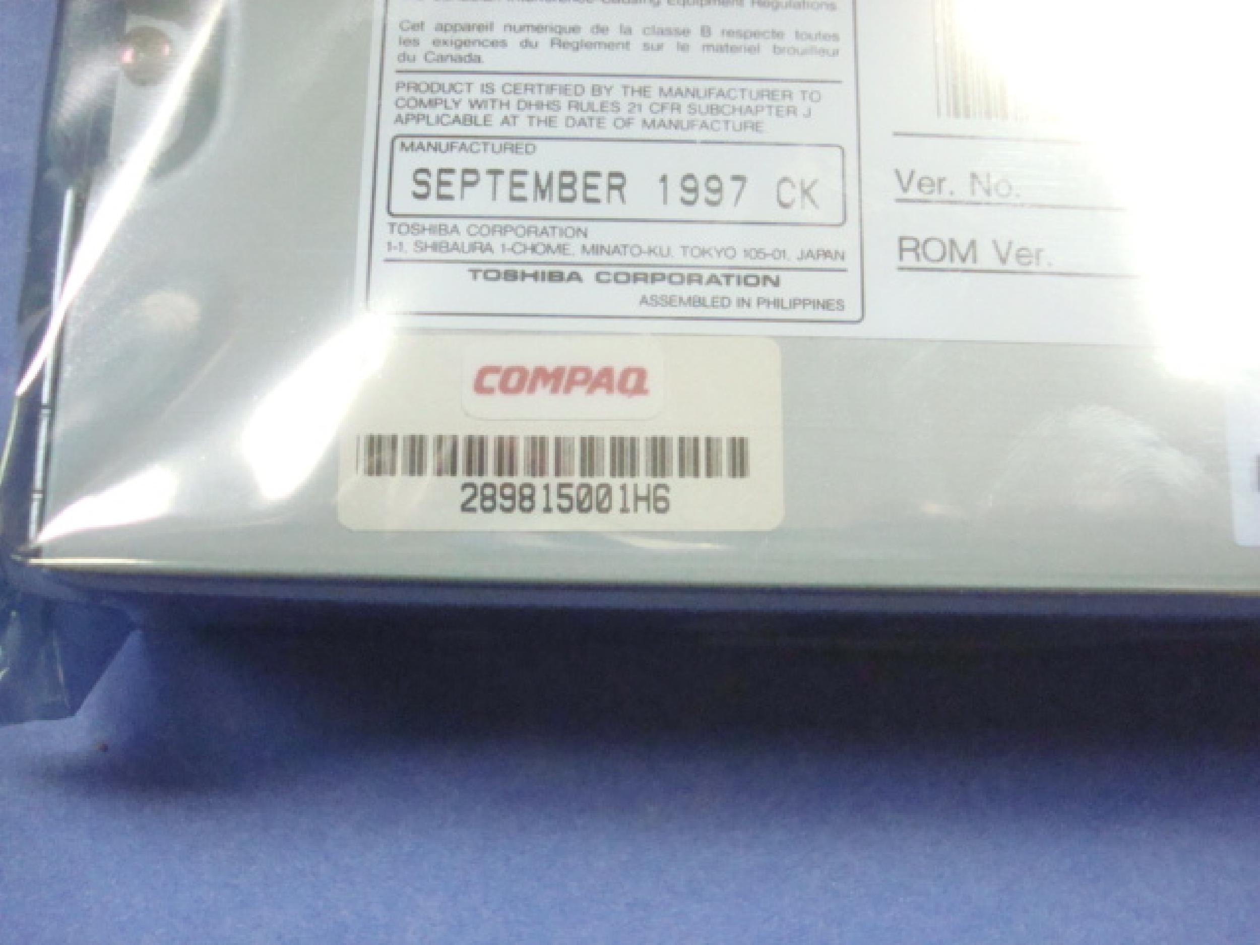COMPAQ / HEWLETT PACKARD / HP 306259-001 12X SCSI CDROM DRIVE BEIGE BEZEL INTERNAL