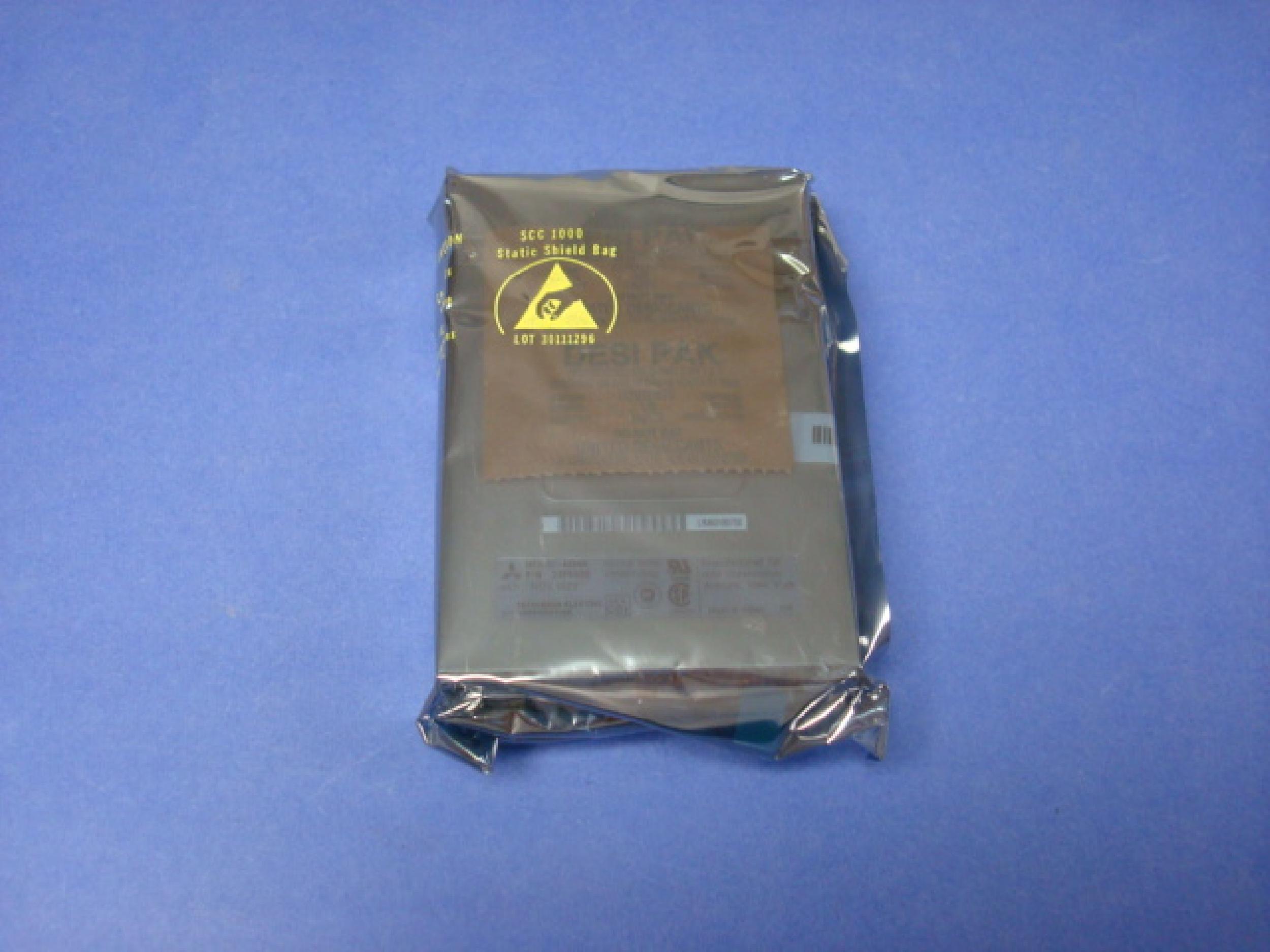 IBM 33F4930 YEAR 1989,720K 34PIN FLOPPY DRIVE SMALL BUTTON FOR MODEL 8555