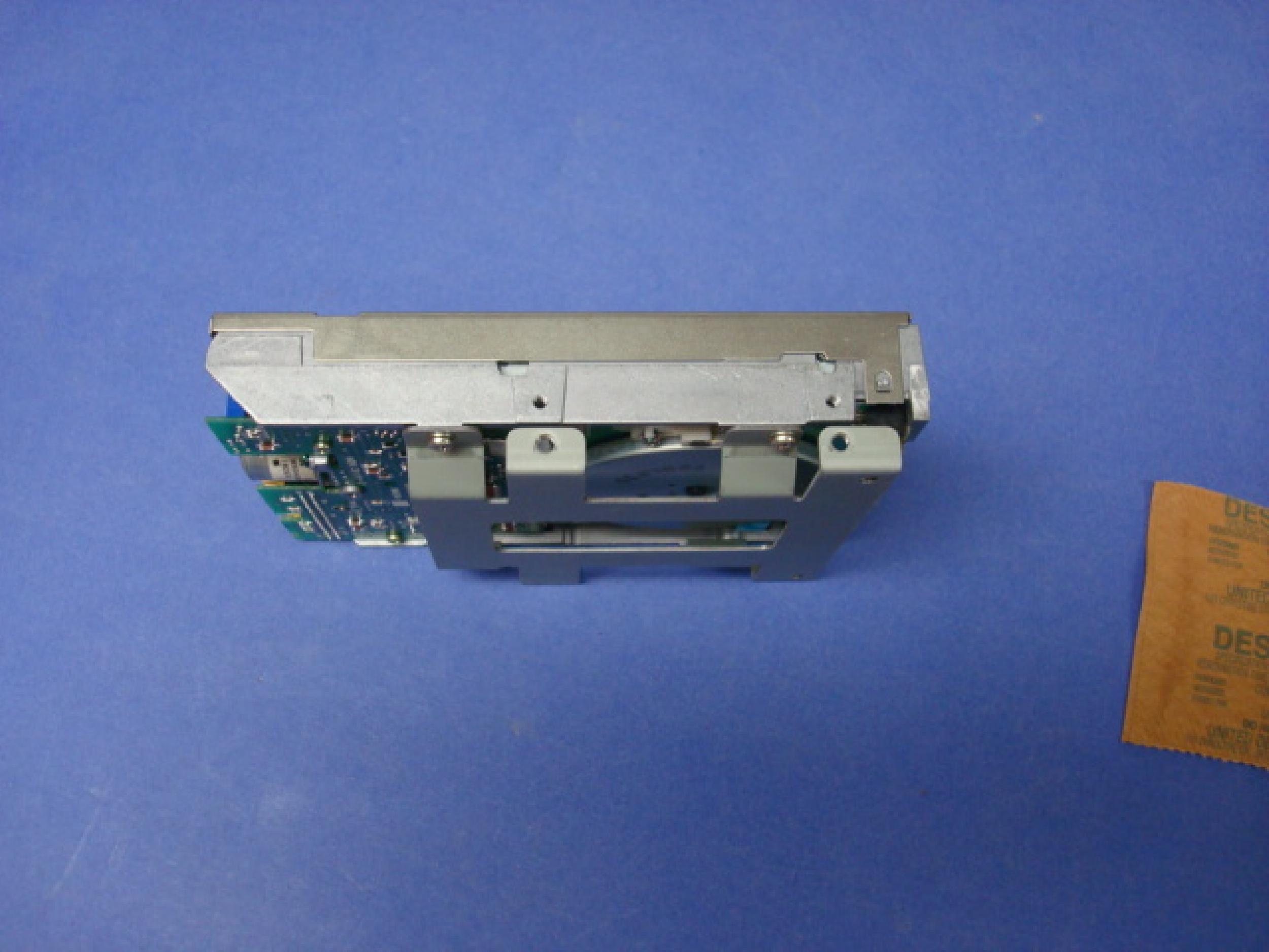 IBM 33F4930 YEAR 1989,720K 34PIN FLOPPY DRIVE SMALL BUTTON FOR MODEL 8555