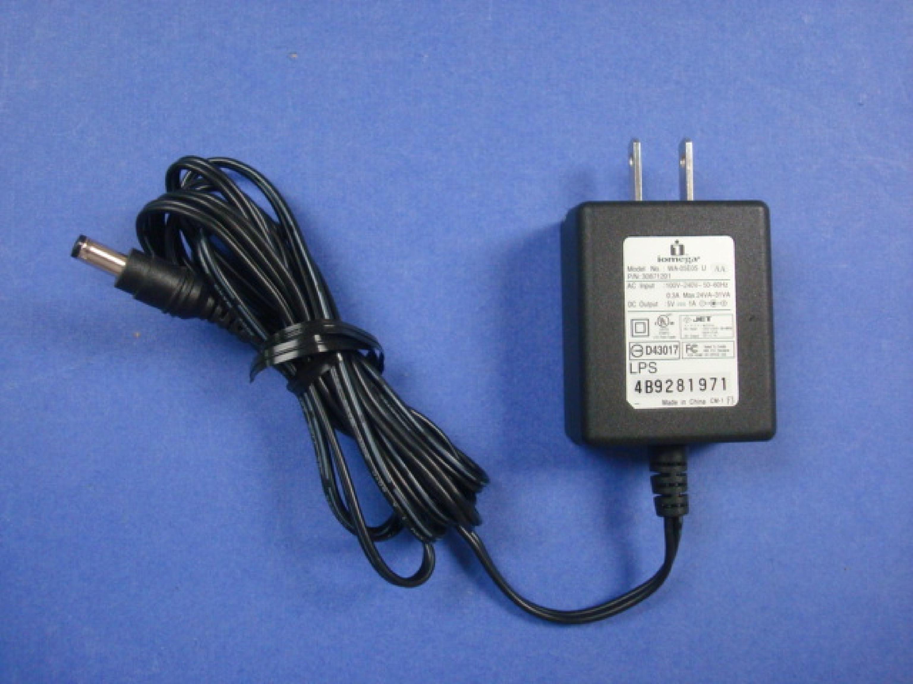 IOMEGA WA-05E05 5V DC 1A AC ADAPTER WITH BARREL CONNECTOR OD:5.5 ID:2.6, POSITIVE TIP