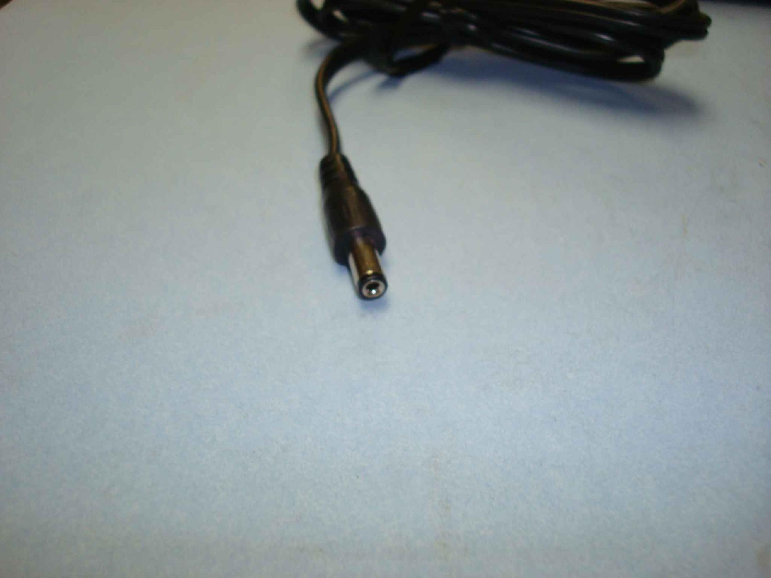 GENERIC OH-57084DT CLONE 12V DC 2200MA AC ADAPTER WITH BARREL CONNECTOR OD:5.5MM ID:2.1MM, POSITIVE TIP