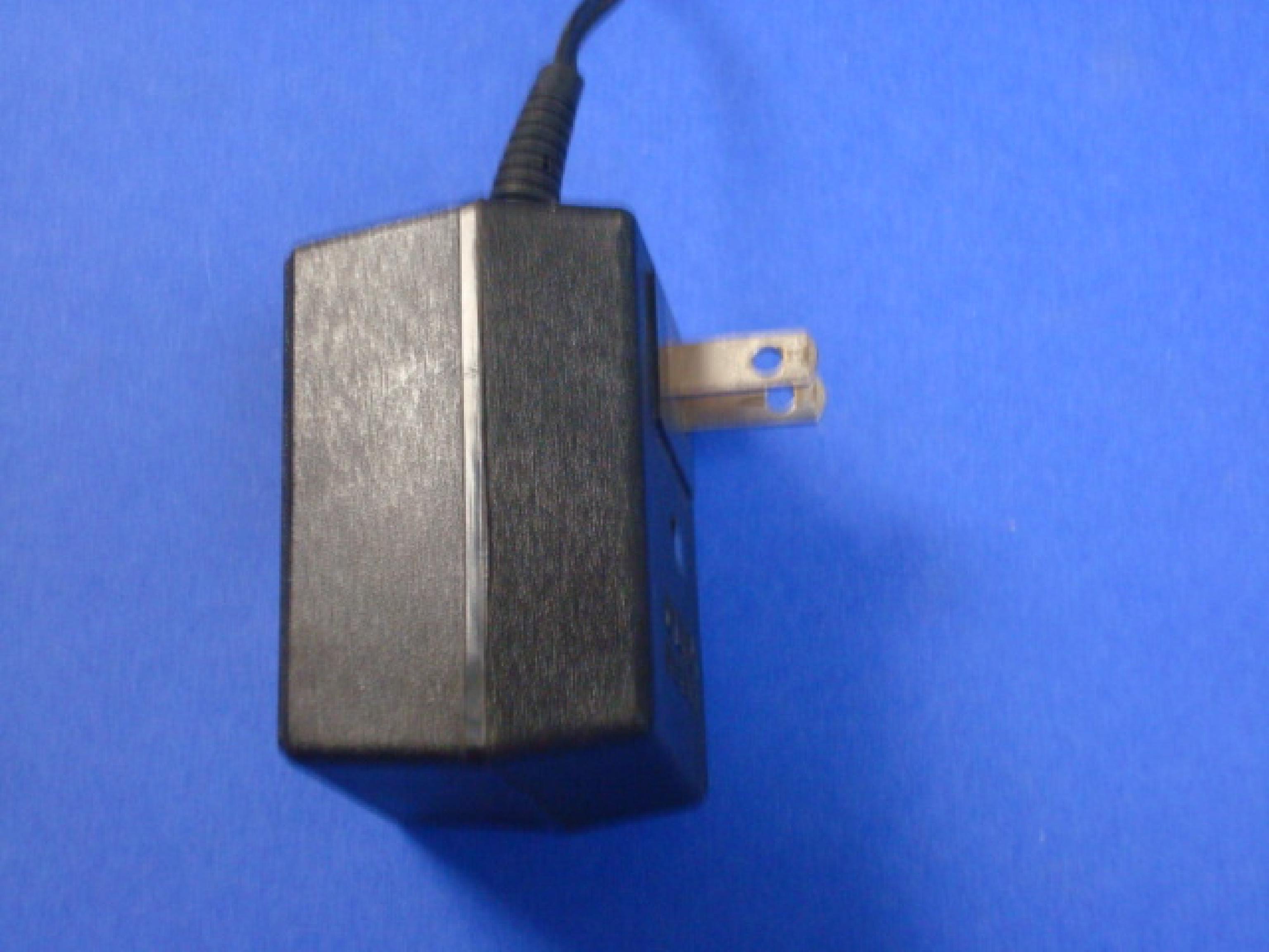 RADIOSHACK 26-1498 AC ADAPTER 15V AC 300MA