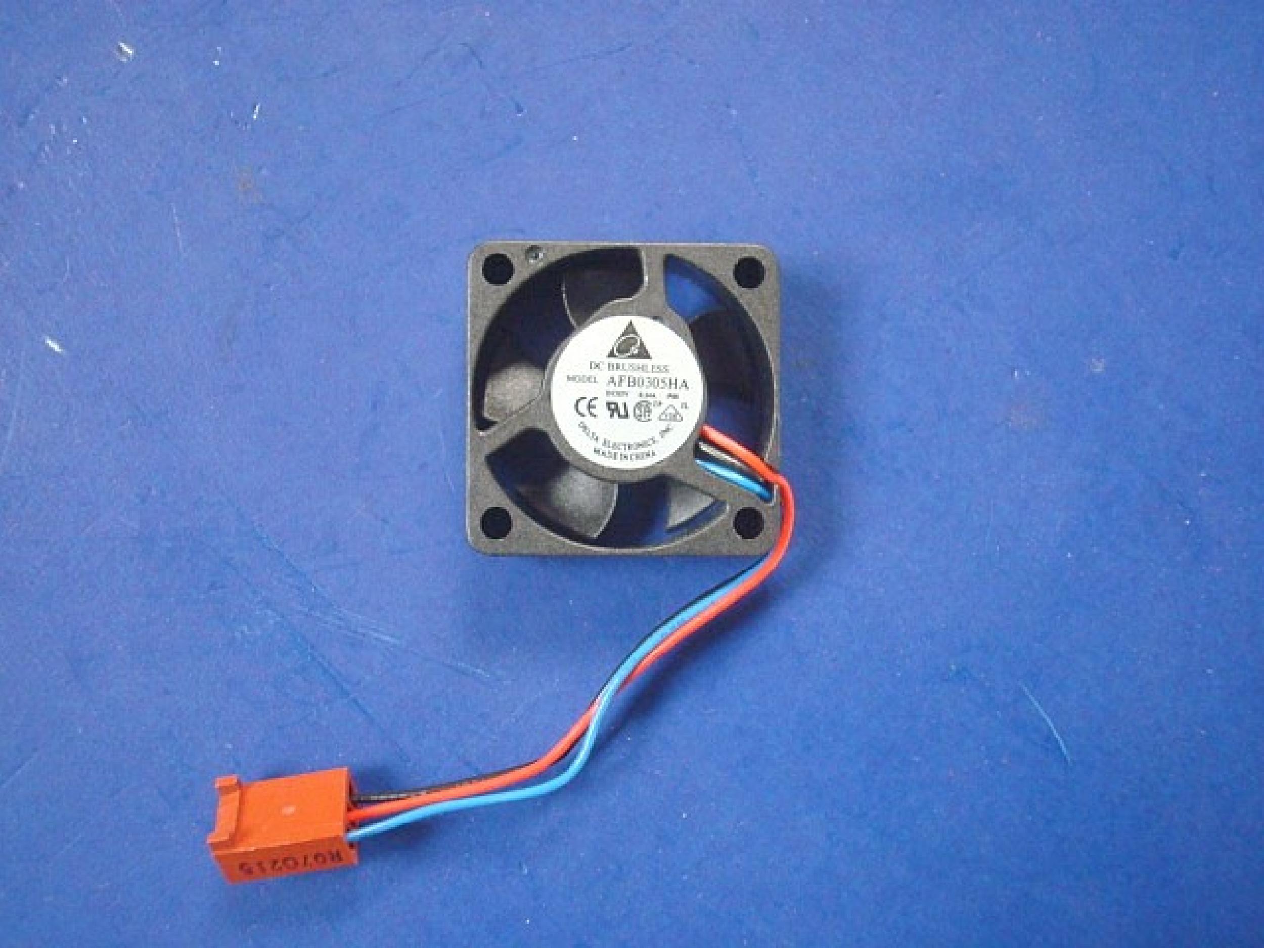 DELTA ELECTRONICS AFB0305HA FAN DC5V 0.24A 30MM X 30MM X 10MM 1.25 INCH X 1.25 INCH X .38 INCH