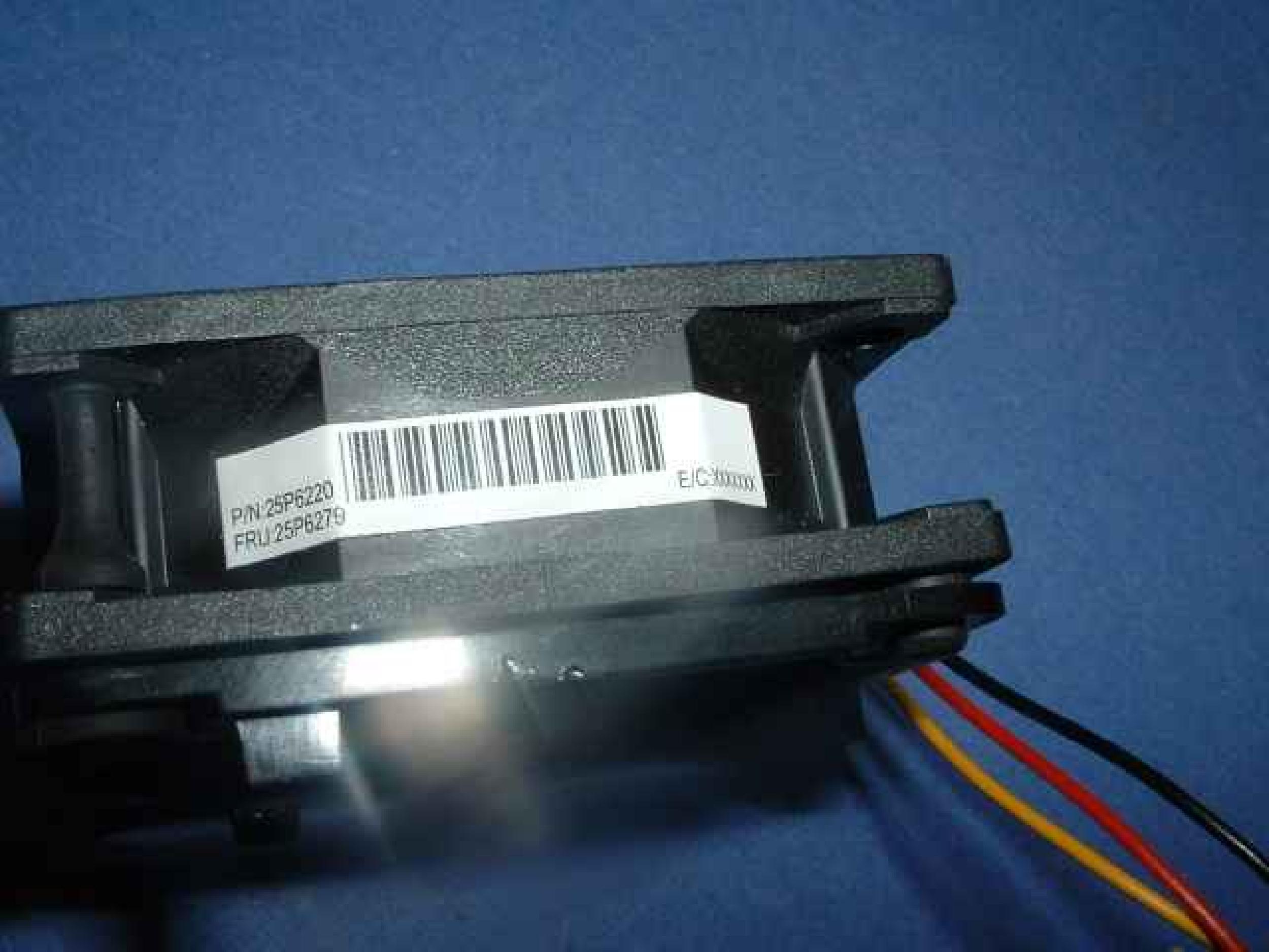 IBM 25P6220 FAN 12V DC 0.30A 60MM X 60MM X 20MM 2.5 X 2.5 X 3/4 INCHES, 6 INCH 3 WIRE CABLE WITH CONNECTOR