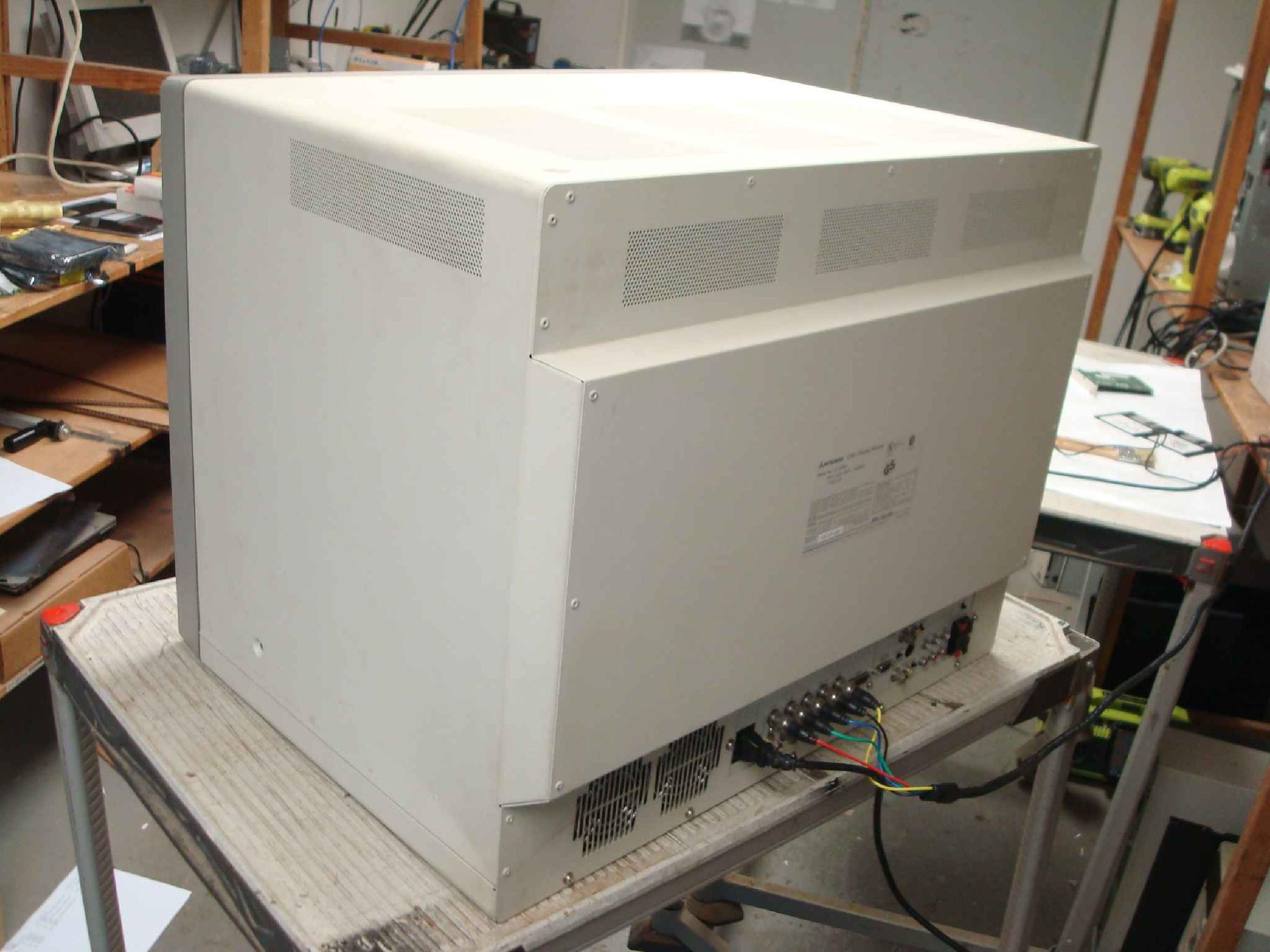 MITSUBISHI XC-2930C SN 504101460 MEGAVIEW PRO 29 INCH COLOR DISPLAY MONITOR