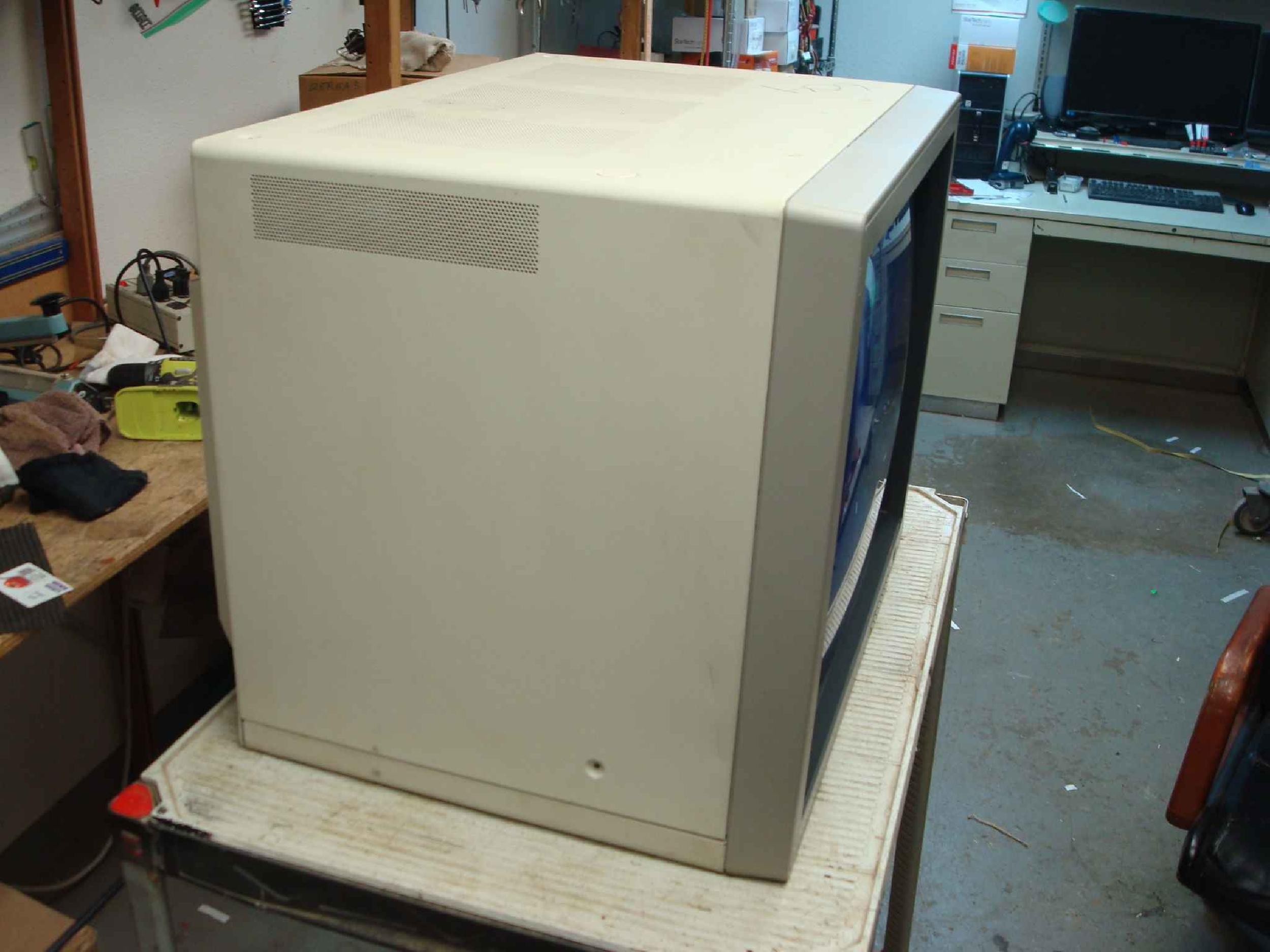 MITSUBISHI XC-2930C SN 504101351 MEGAVIEW PRO 29 INCH COLOR DISPLAY MONITOR