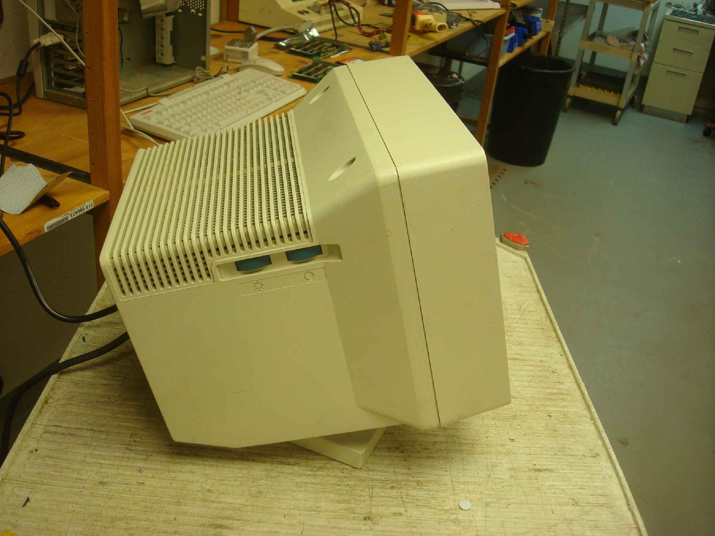 IBM 8503-001 VGA MONITOR