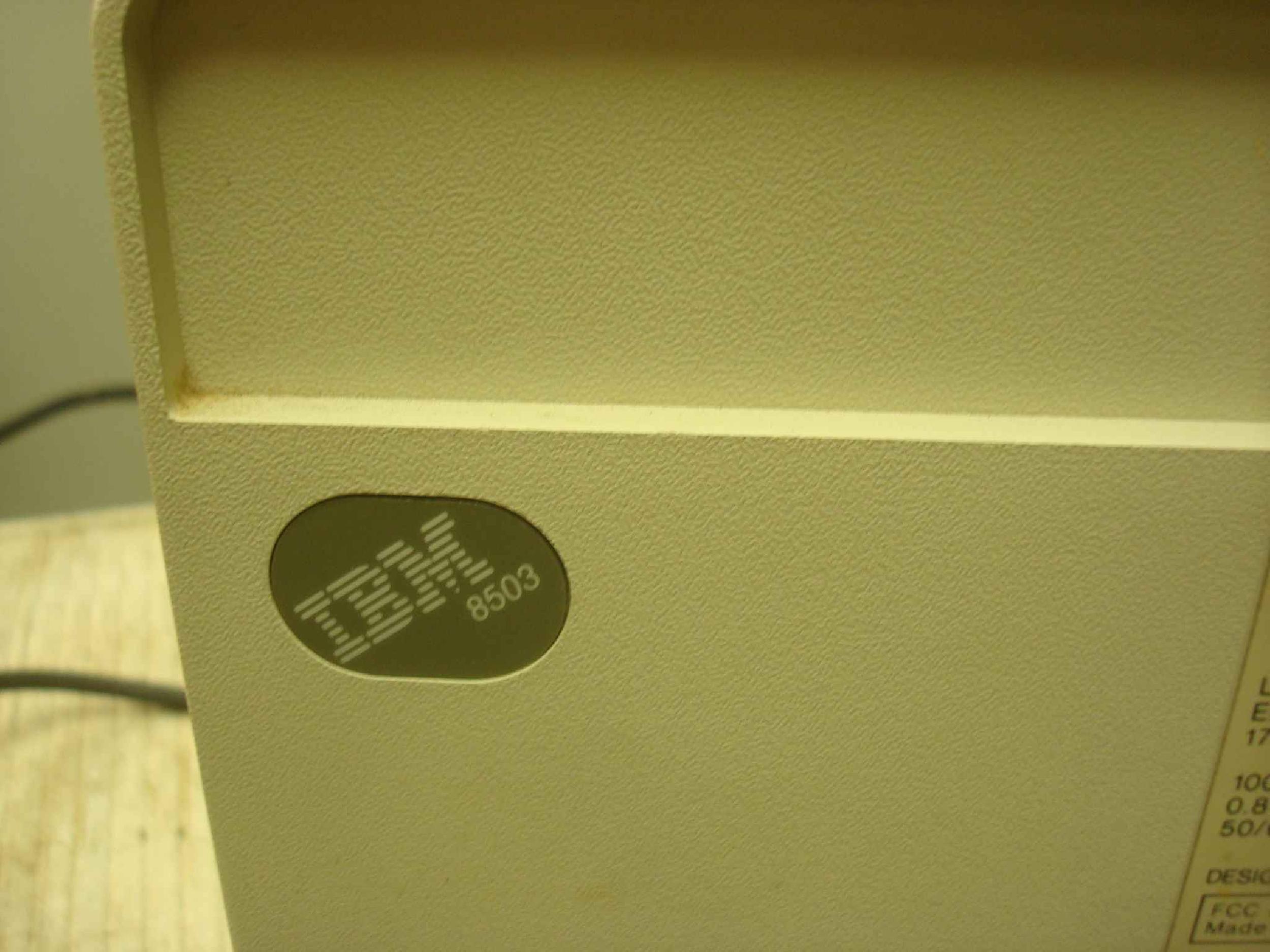 IBM 8503-001 VGA MONITOR