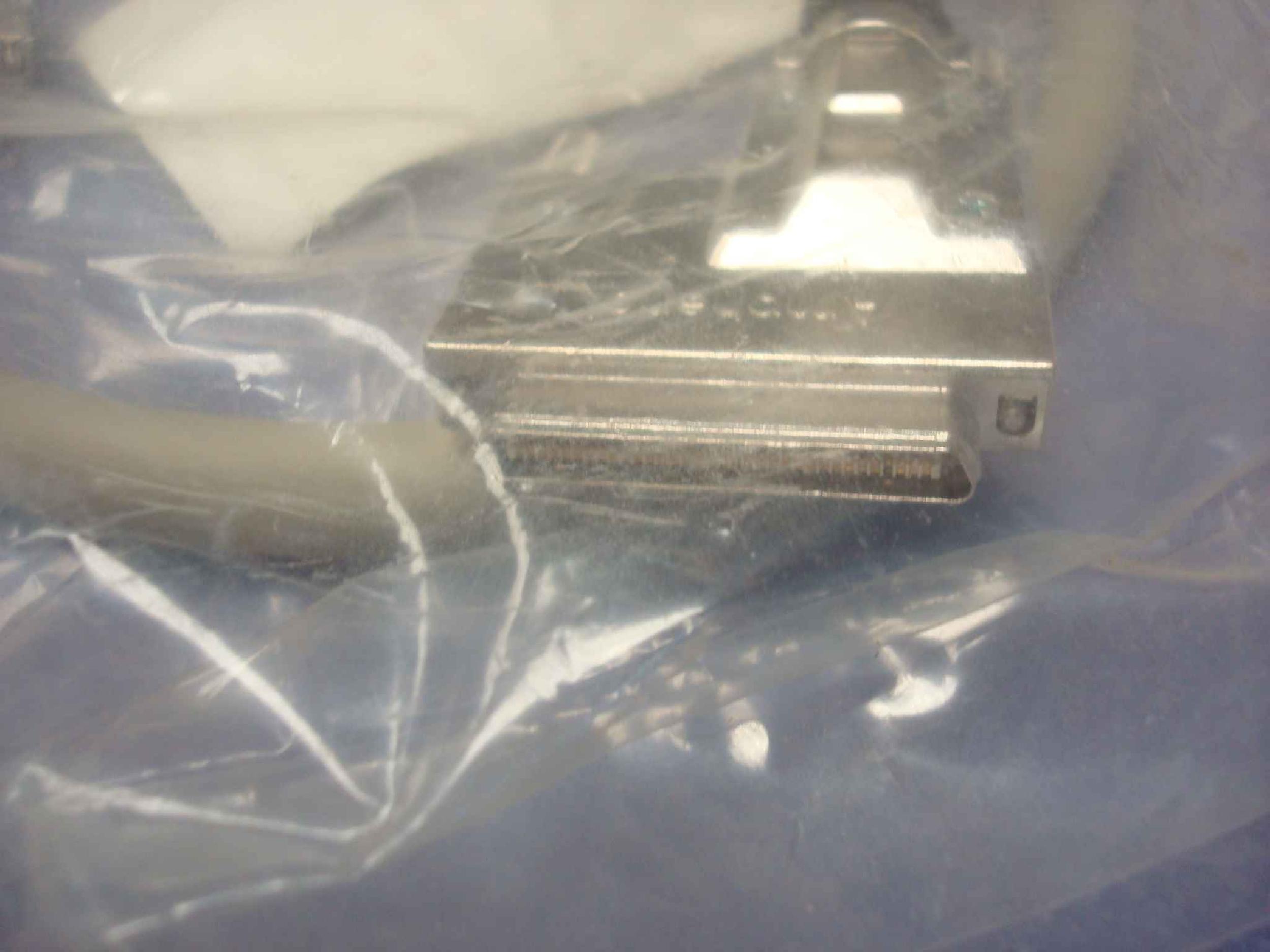 COMPAQ / HEWLETT PACKARD / HP 313374-003 3 FT OFFSET VHDCI-M TO VHDCI-M LVD EXTERNAL CABLE