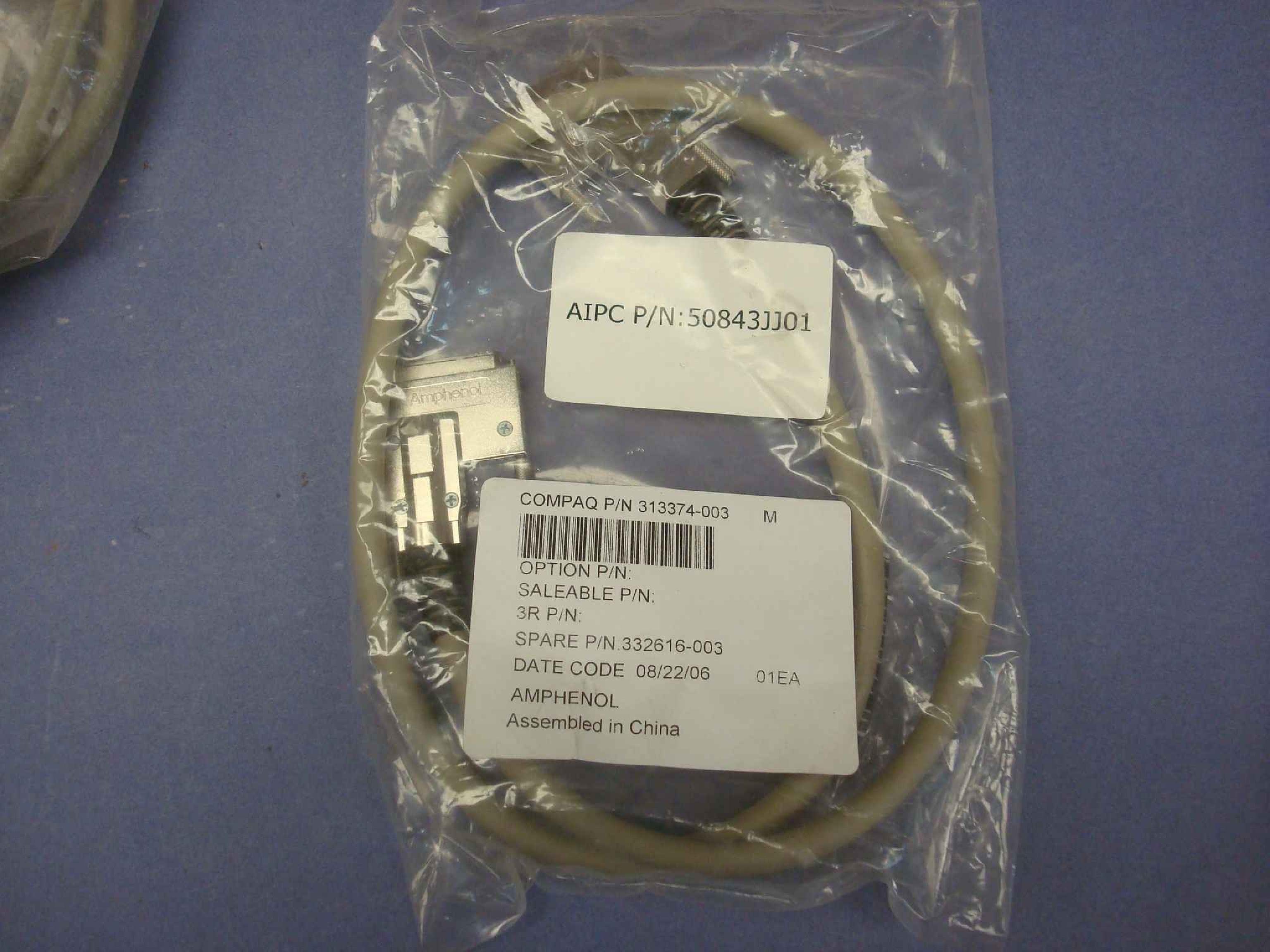 CISCO SYSTEMS 17-60212-01 3 FT OFFSET VHDCI-M TO VHDCI-M LVD EXTERNAL CABLE