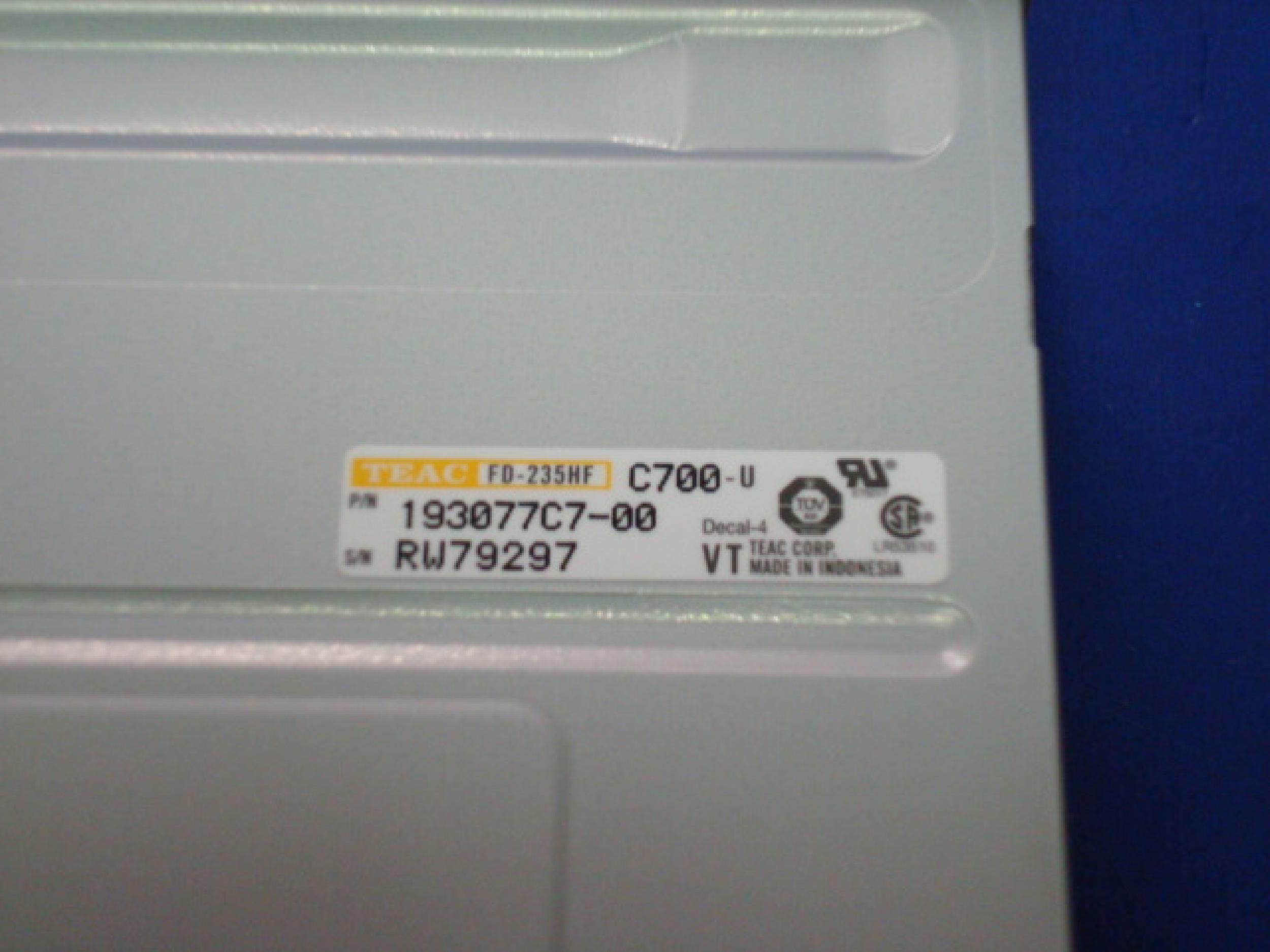 TEAC FD-235HF C700-U 3.5 1.44 SCSI FLOPPY DRIVE