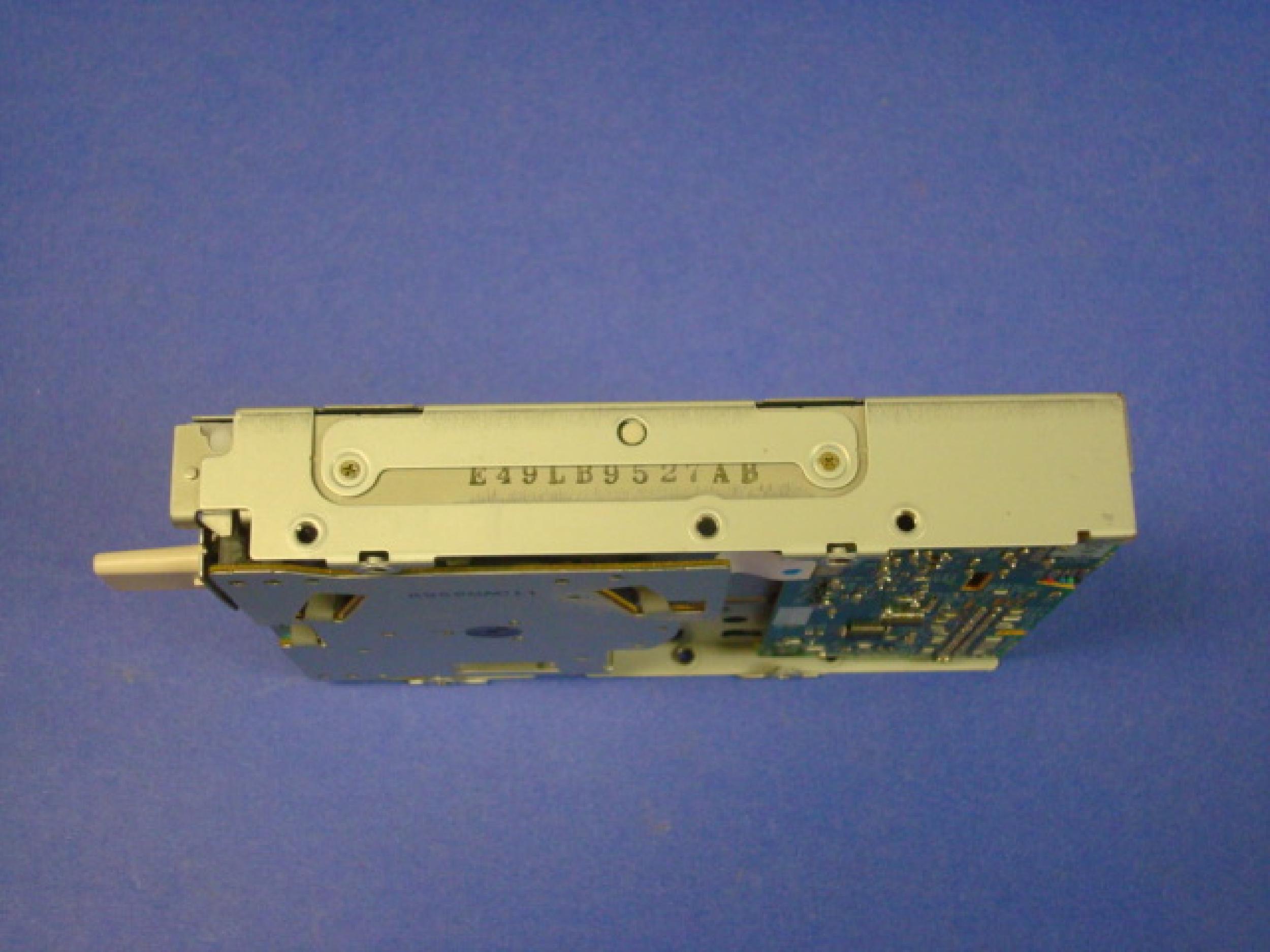 COMPAQ / HEWLETT PACKARD / HP 141087-403 1.44MB FLOPPY DRIVE FOR MOST DESKTOP PRESARIOS