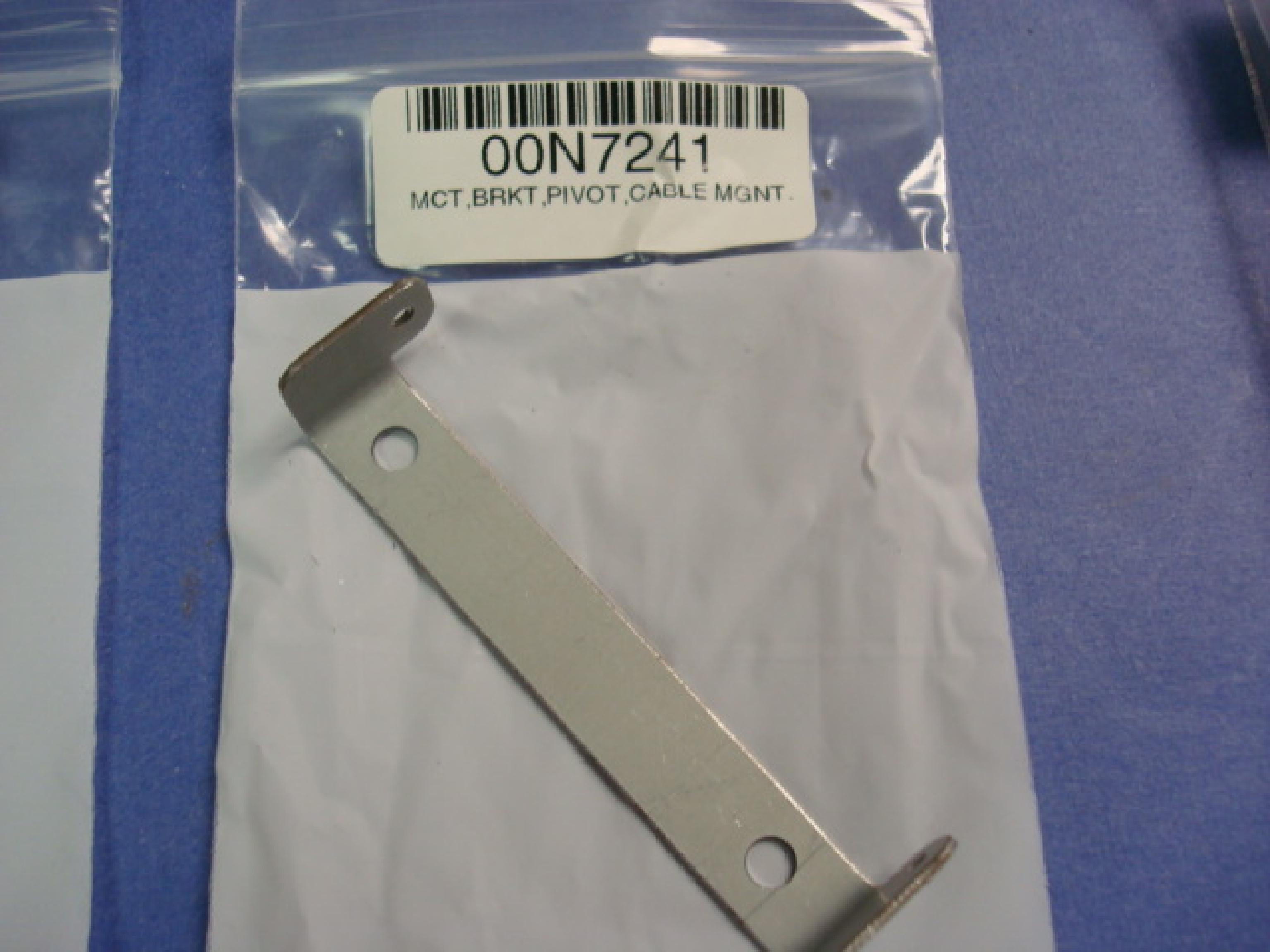 IBM 00N7210 MCT BRACKET CABLE RESTRAINT