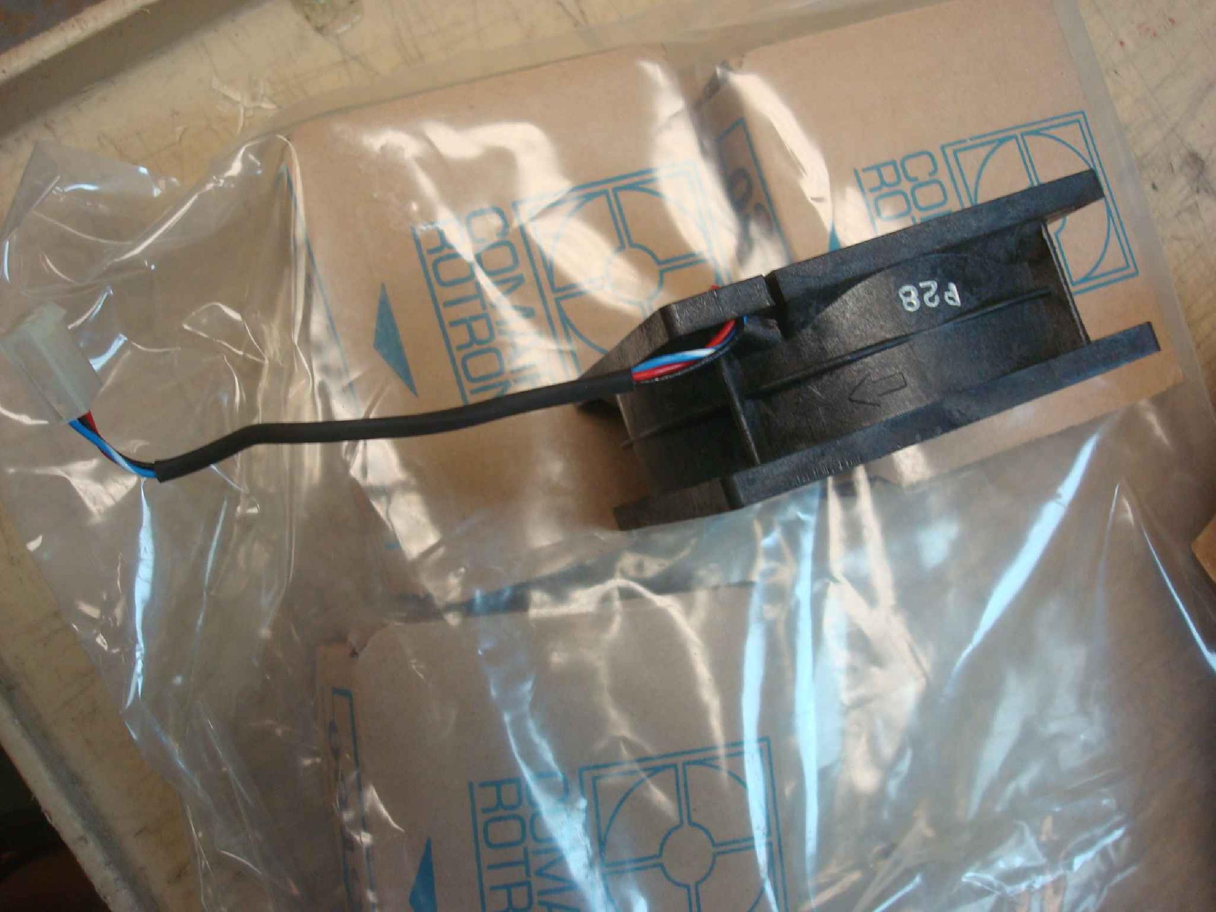 COMAIR ROTRON ST24K0X 80MMX32MM 24 VOLT .19A 4.6W DC FAN