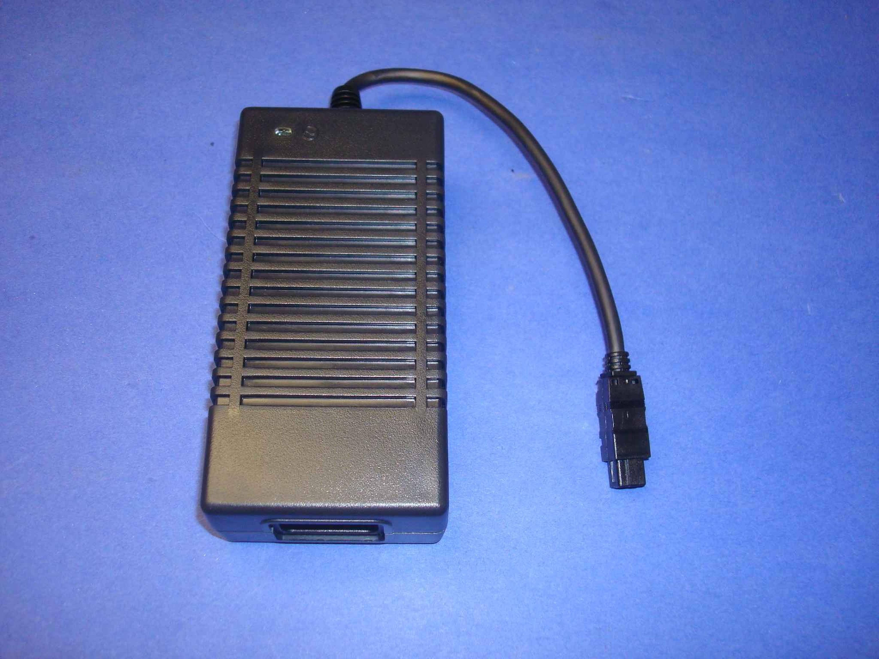 AK TECHNOLOGIES A25B1-05MB 5V DC 5.0A AC ADAPTER POWER SUPPLY FOR WP-II E