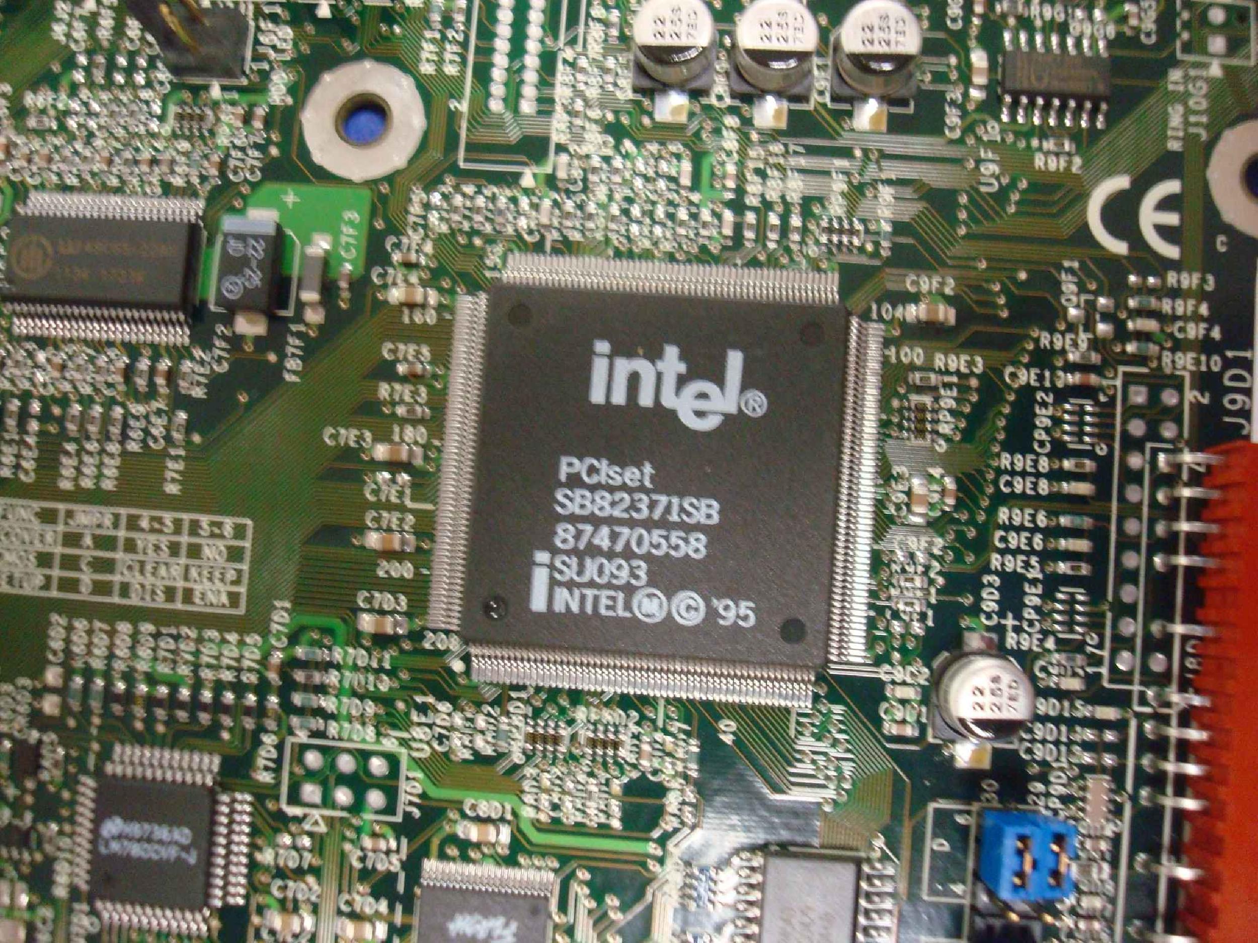 INTEL 676794-308 OPEN BOX ATX MOTHERBOARD 3 ISA 4 PCI 4 DIMM SLOT 1 PD440FX