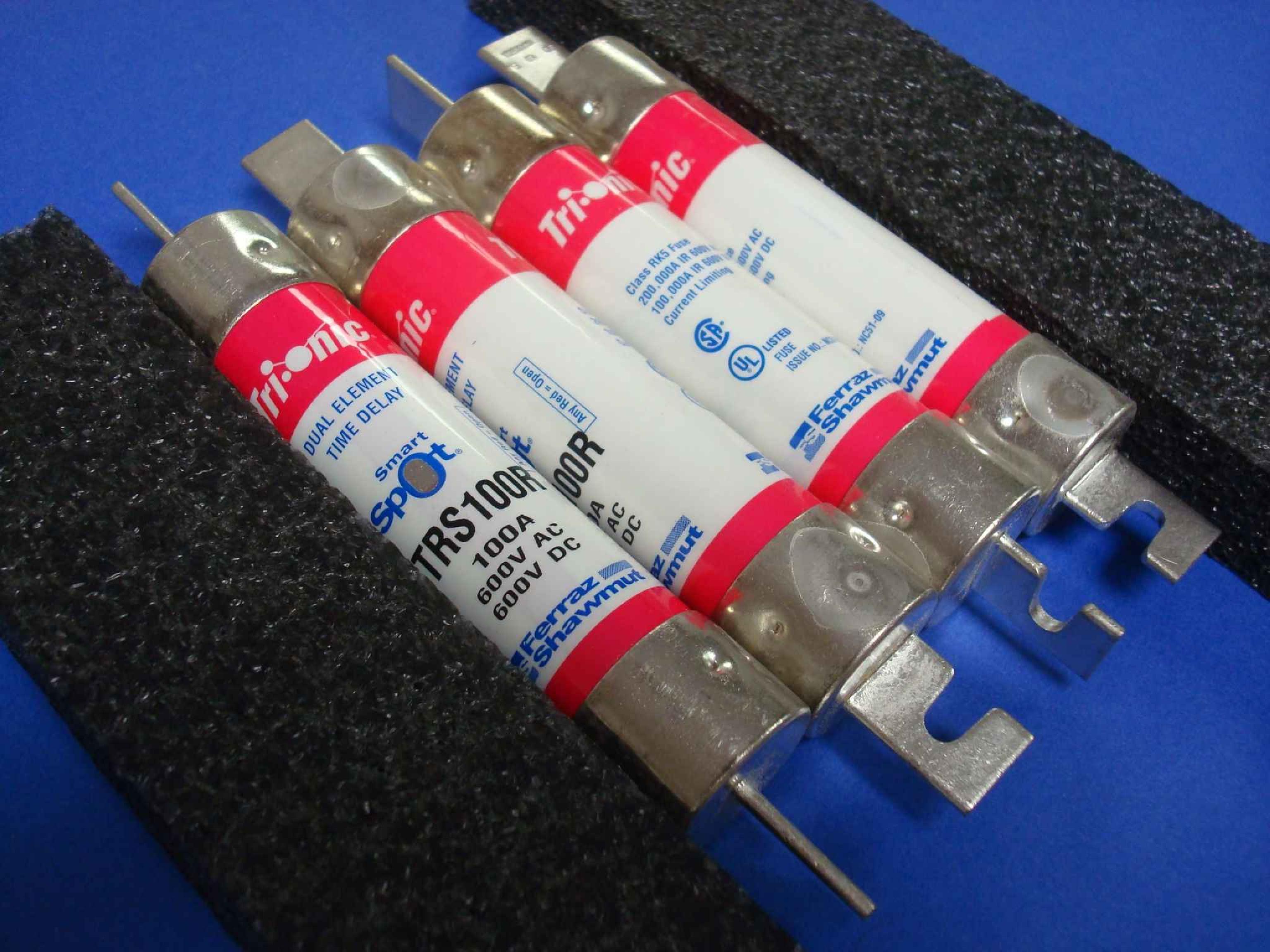 FERRAZ SHAWMUT / TRIONIC TRS100R LOT OF 4 5 PACK 100A 600V DUAL ELEMENT TIME DELAY SMART SPOT RK5 FUSE