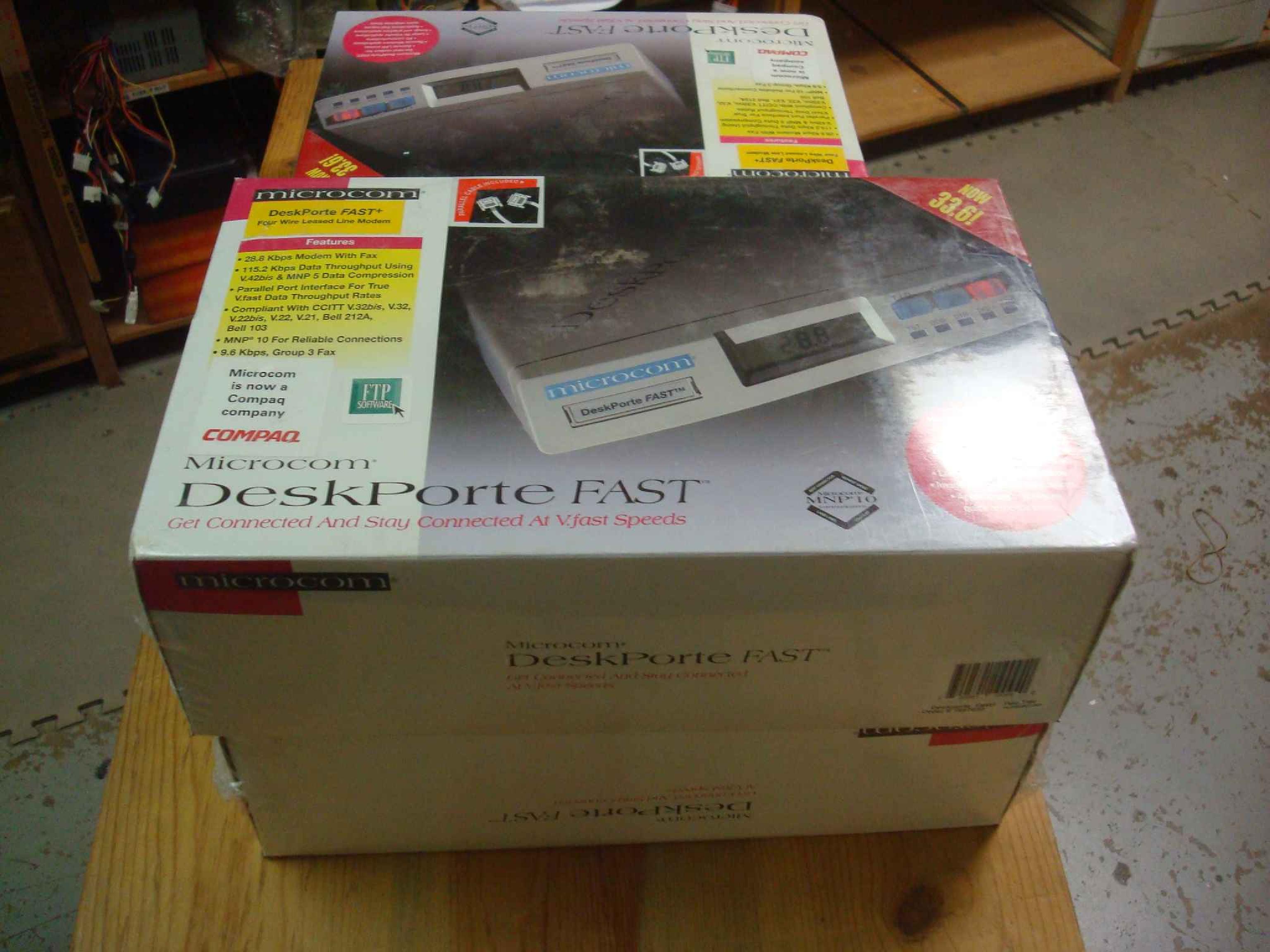 MICROCOM 104003011 B DESKPORTE FAST V.34 EXTERNAL MODEM RETAIL BOXED WITH SOFTWARE AND MANUALS