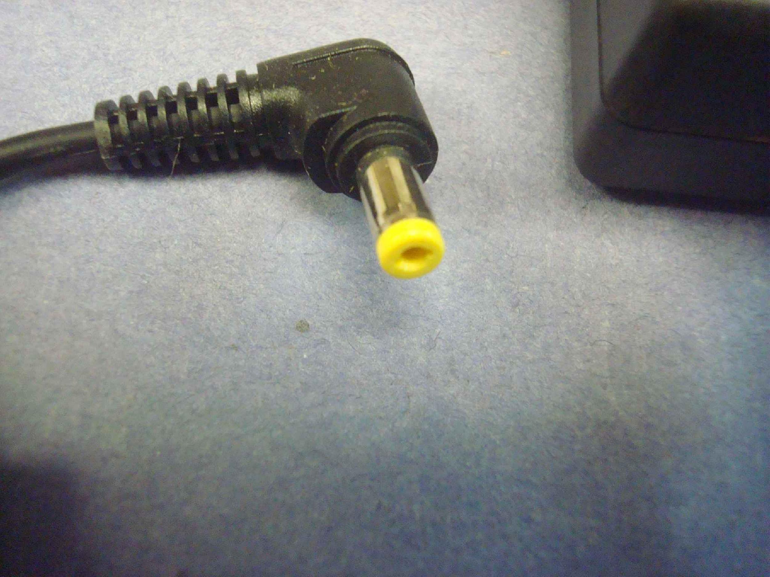 COMPAQ / HEWLETT PACKARD / HP 164410-001 10V DC 1.5A AC ADAPTER WITH BARREL CONNECTOR