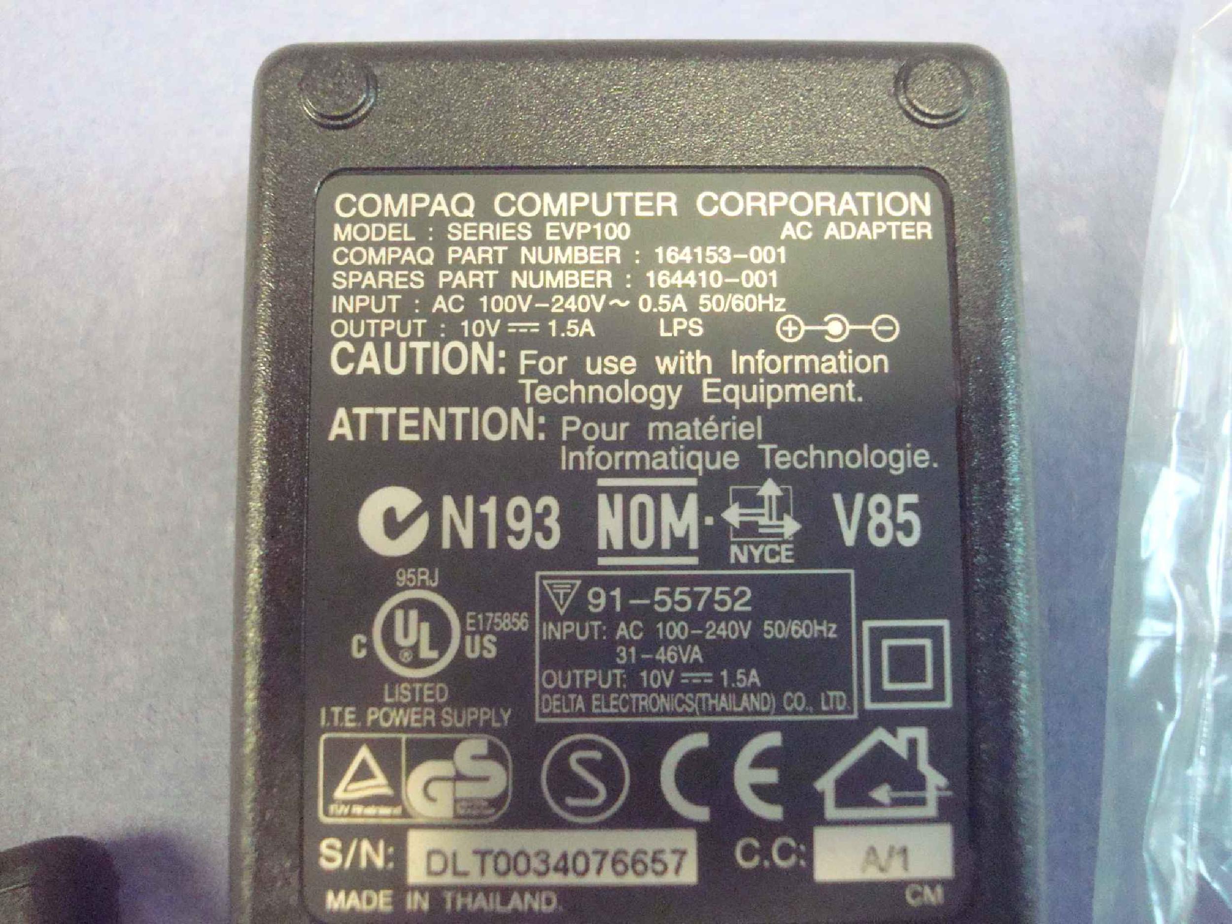 COMPAQ / HEWLETT PACKARD / HP 164410-001 10V DC 1.5A AC ADAPTER WITH BARREL CONNECTOR