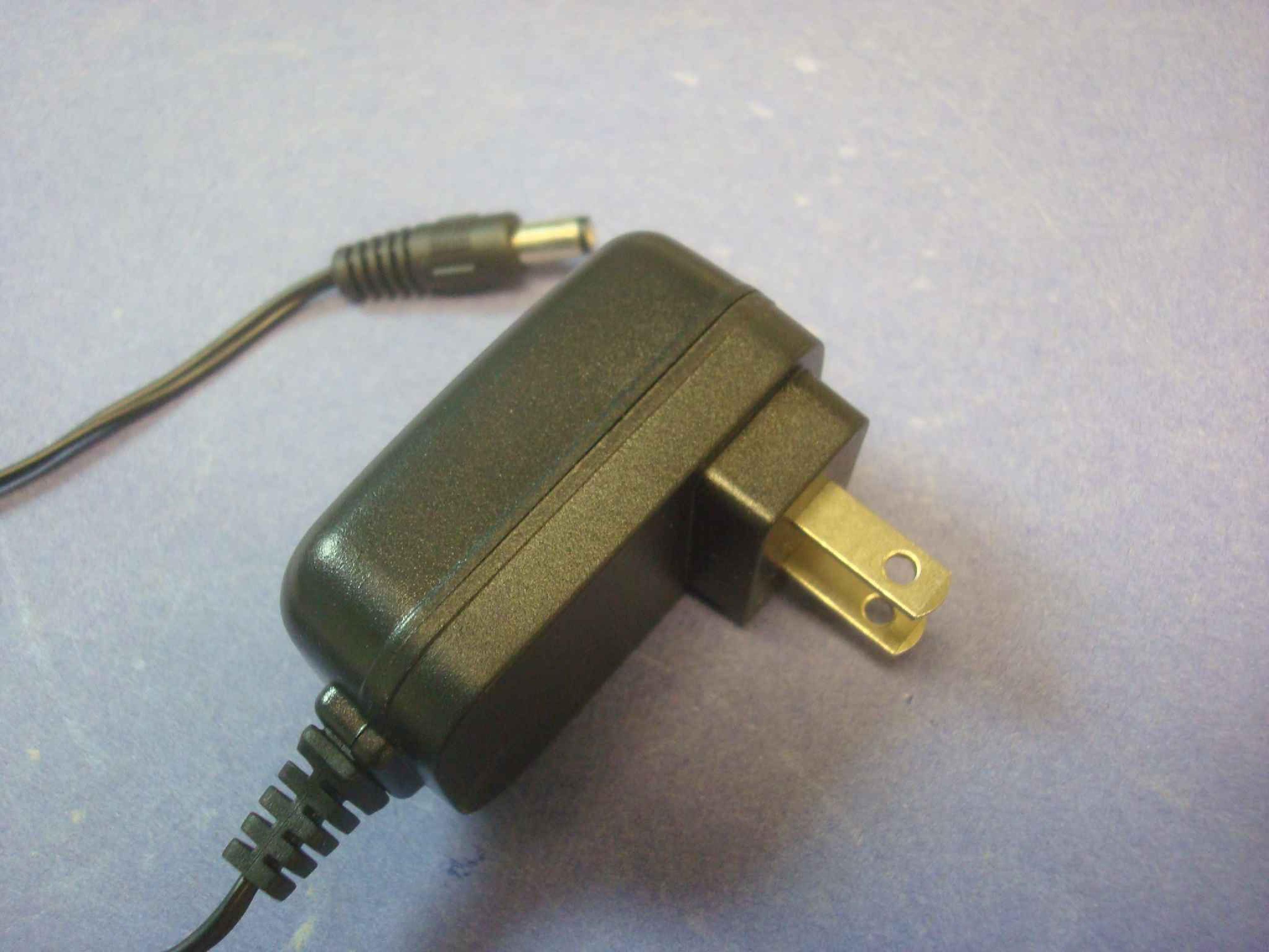 CHINA FLD0710-5.0V1.00A AC ADAPTER 5.0VDC 1.0A OD:5.5MM ID:2.1MM BARREL CONNECTER WALL MOUNT