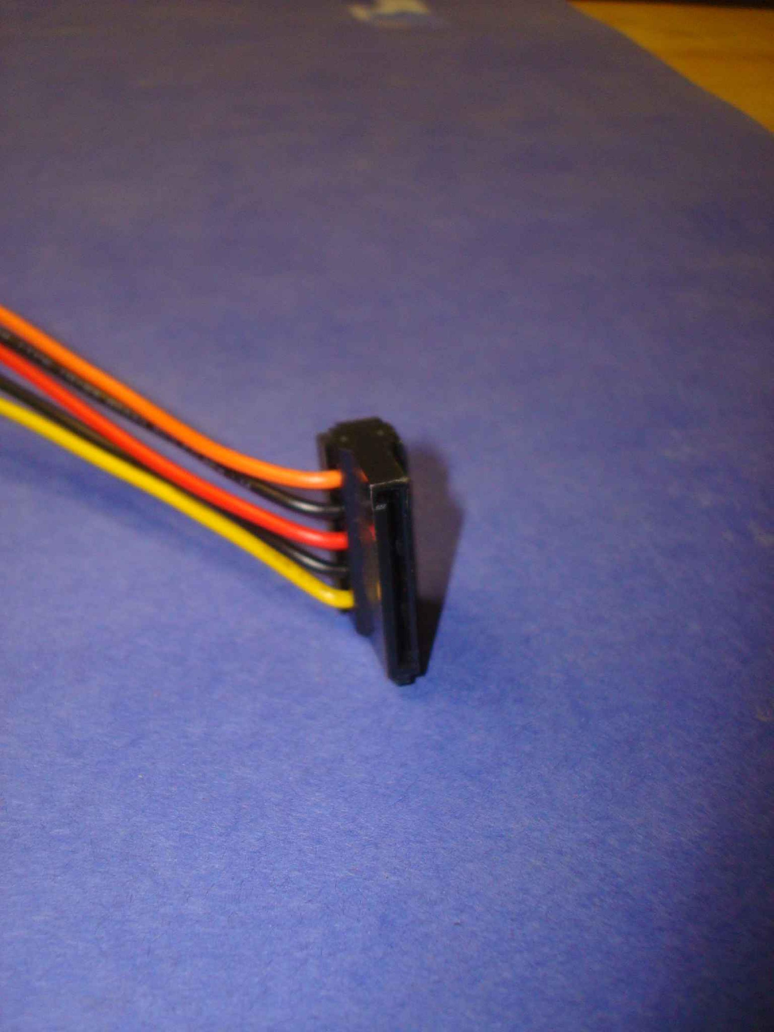 DELTA ELECTRONICS DPS-300AB-15B ATX 20PIN , 2 SATA, 2 MOLEX, 1 BERG