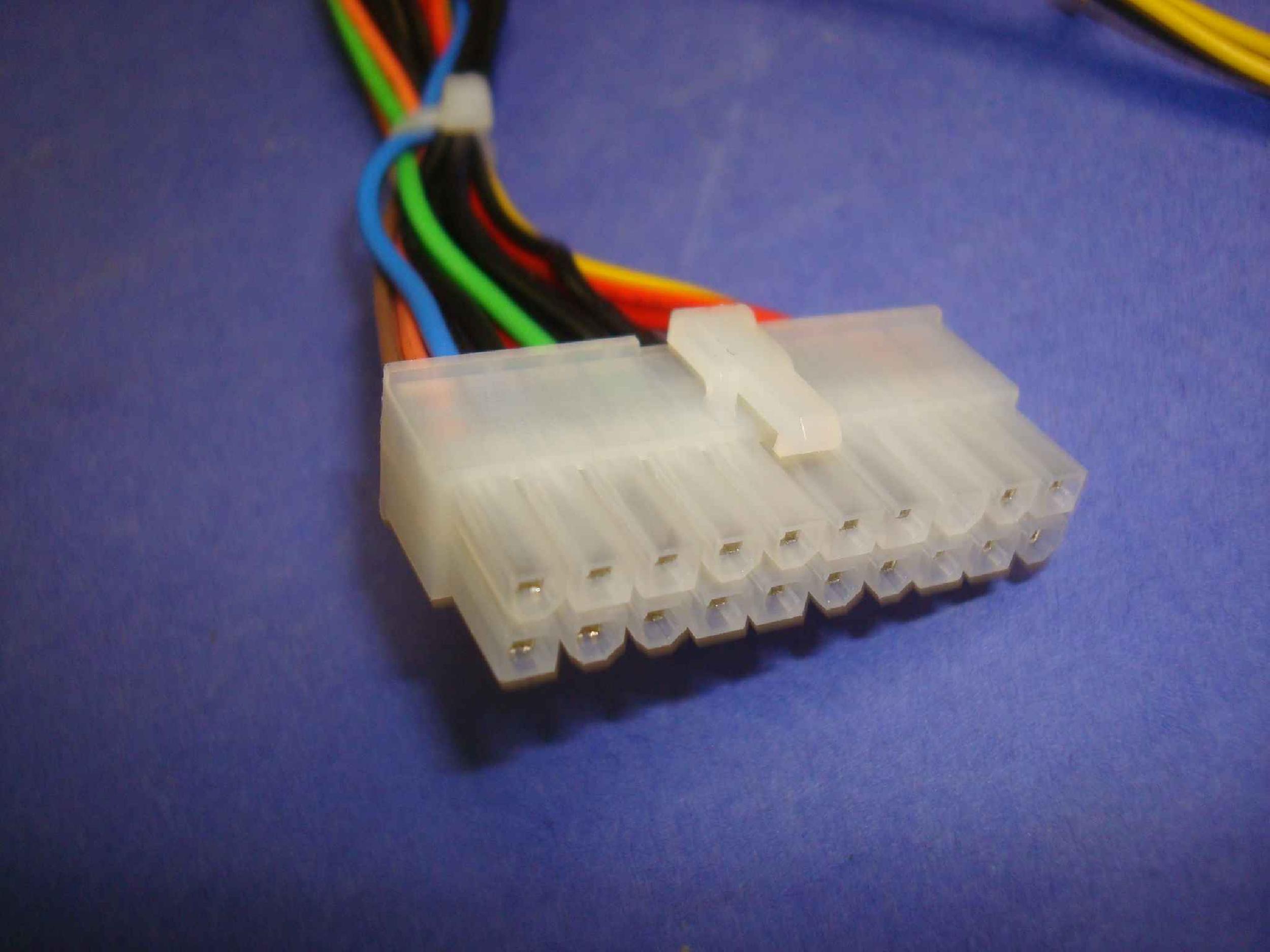 DELTA ELECTRONICS DPS-300AB-15B ATX 20PIN , 2 SATA, 2 MOLEX, 1 BERG