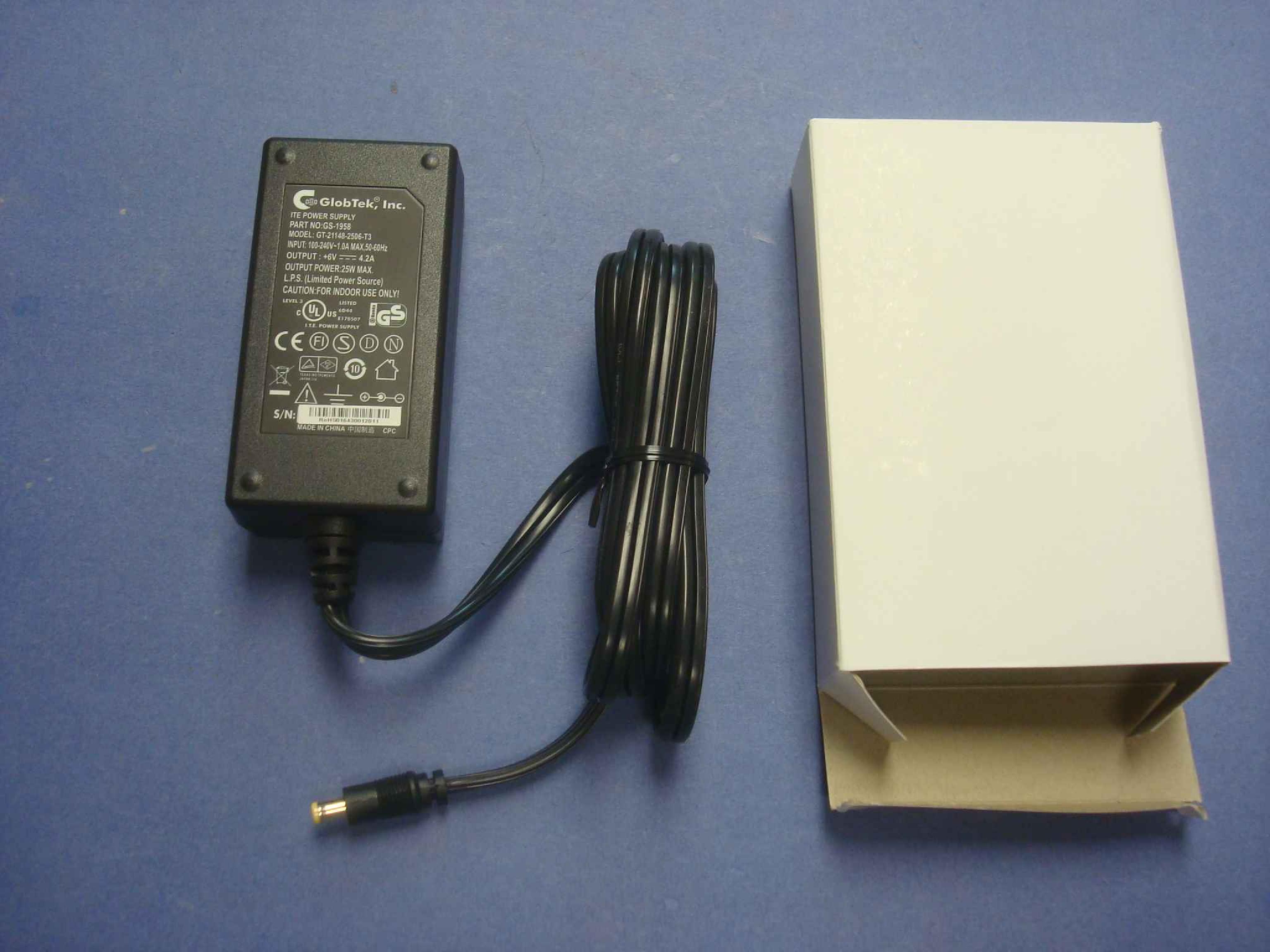 GLOBTEK INC GT-21148-2506-T3 AC ADAPTER 6V DC 4.2A 25W OD:5.5MM ID:2.1MM SPRING LOADED BARREL CONNECTOR 6FOOT CABLE NEMA C6 INLET, REQUIRES NEMA C5 CABLE