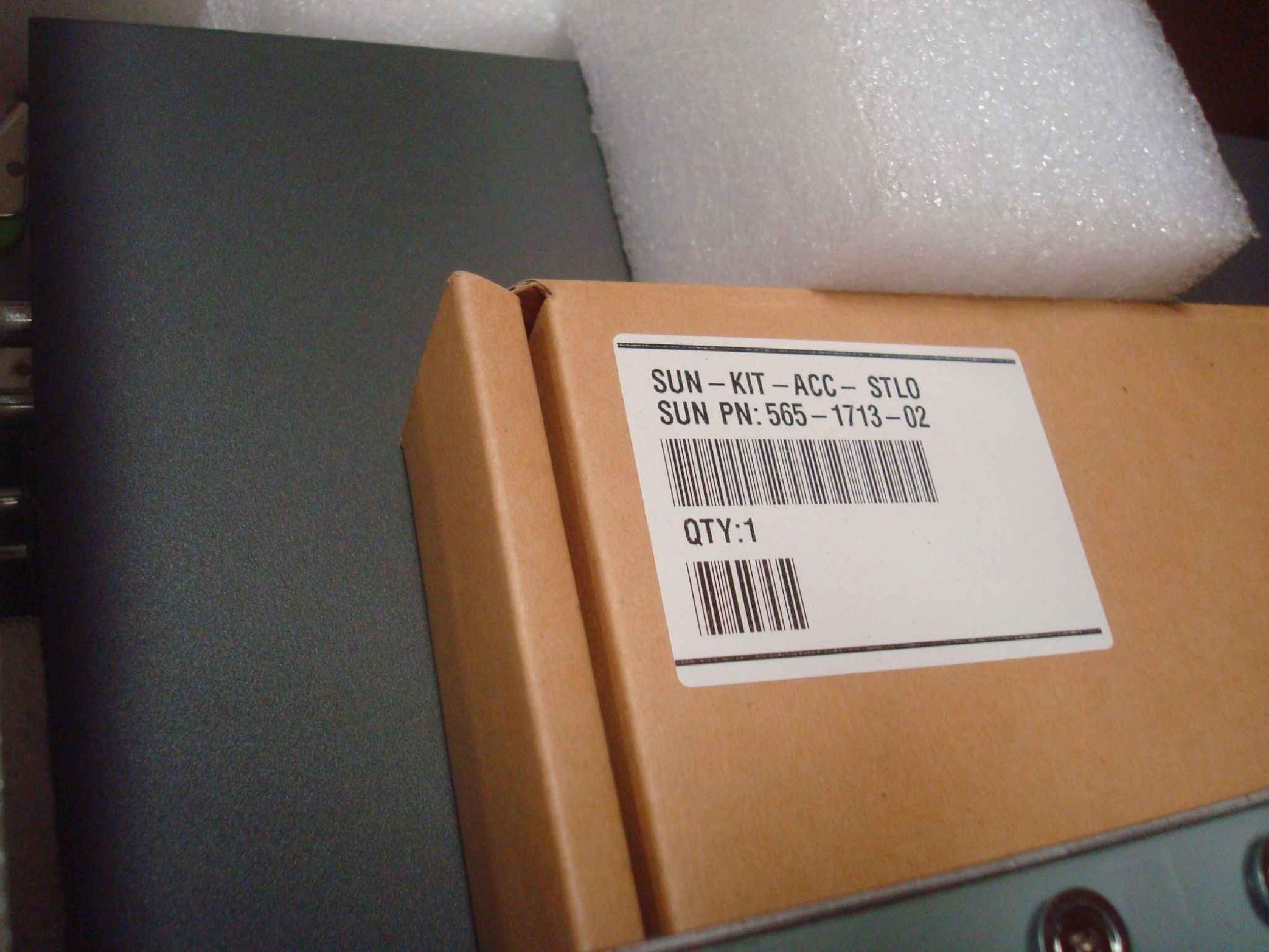 SUN MICROSYSTEMS B1600 SN HJ31750741 SUN FIRE B1600 IN FACTORY BOX WITH RAILS