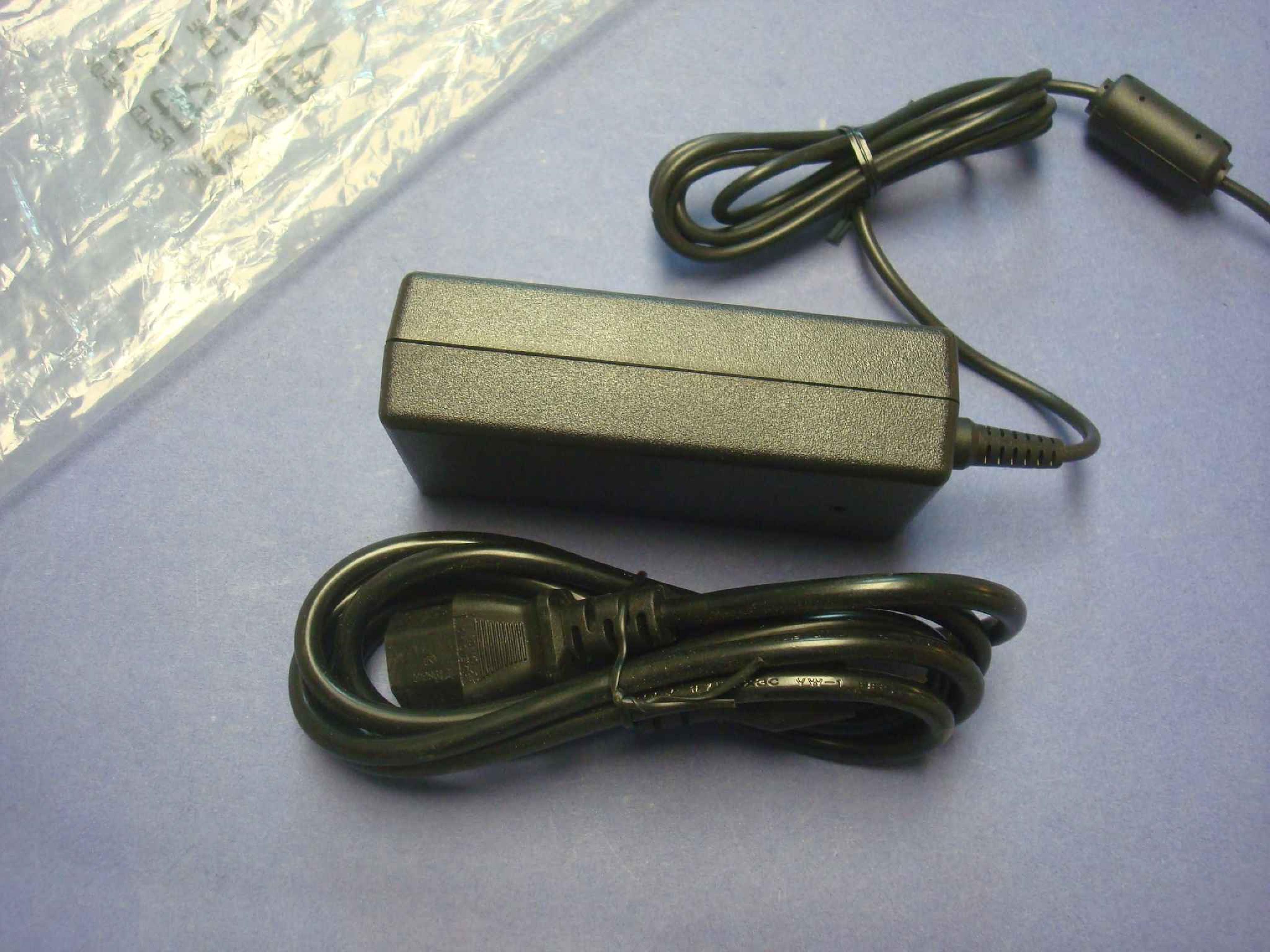 KTL SU10528-12011 AC ADAPTER 12VDC 5.0A DESKTOP STYLE, 4.75FT CABLE, BARREL CONNECTOR OD:5.5MM ID:2.5MM CENTER POSITIVE, SPRING LOADED