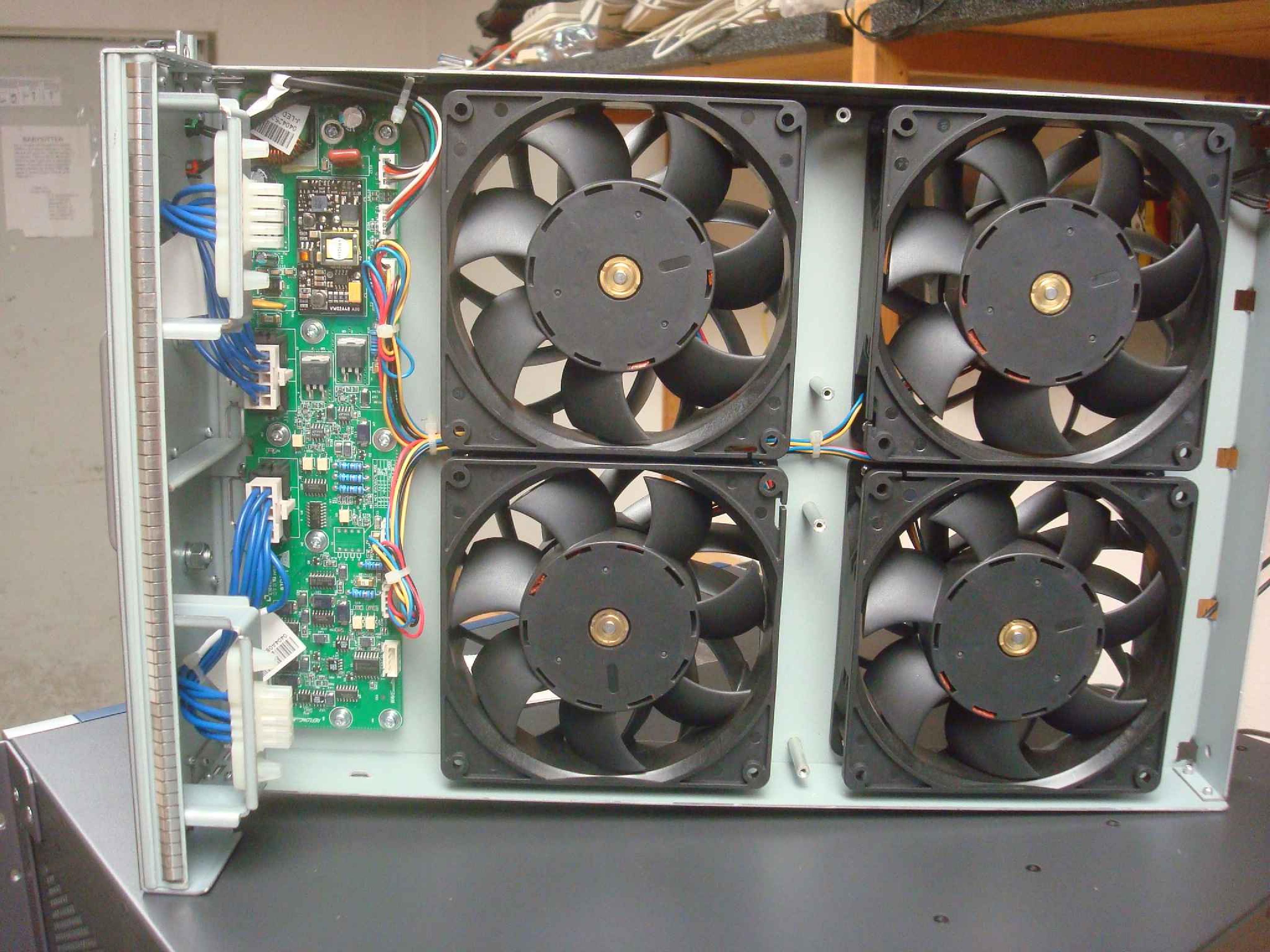 REFLOW SR01FMCB2 FAN TRAY WITH 4 FANS PULLED FROM S9505E CHASSIS