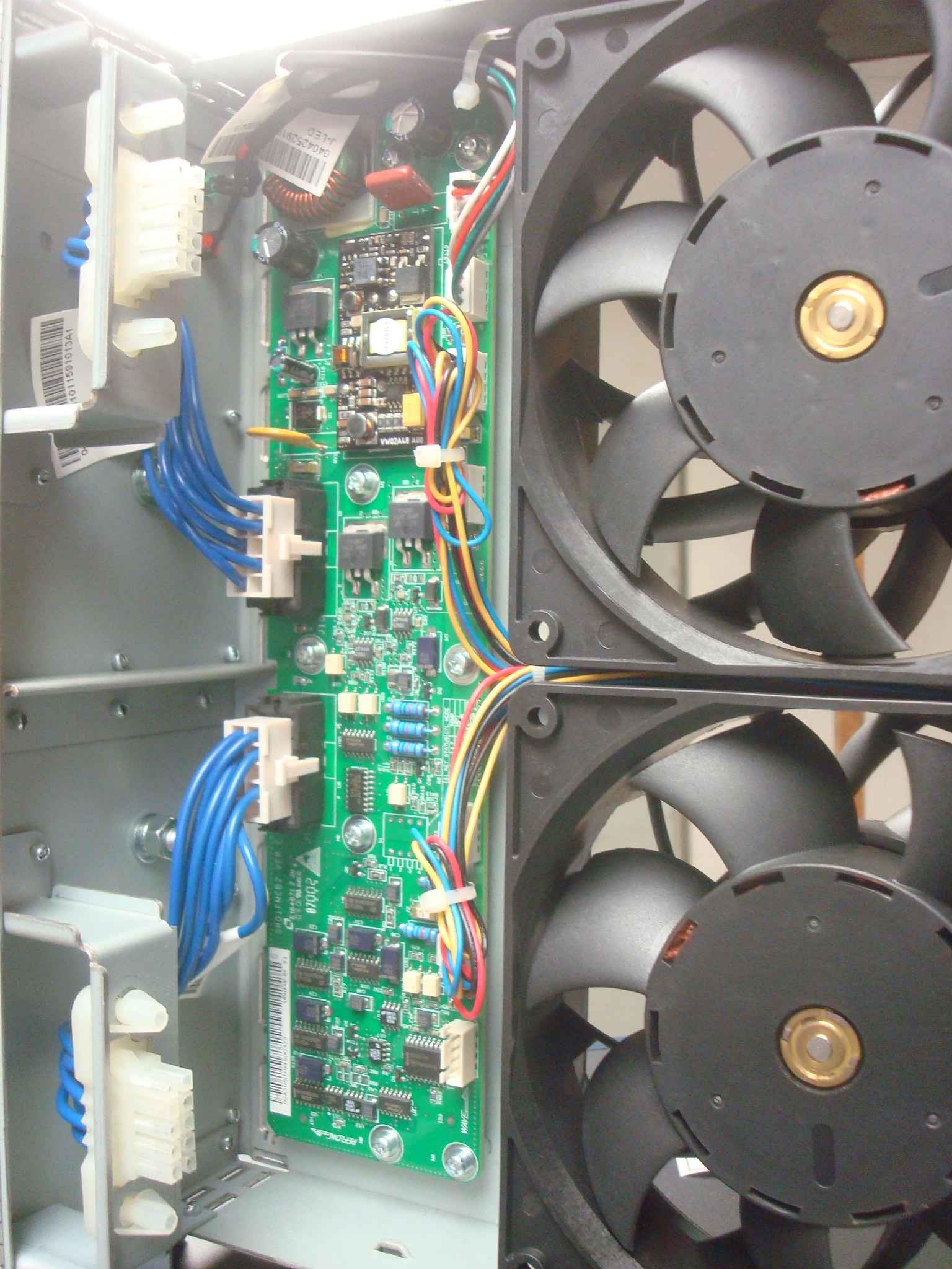 REFLOW SR01FMCB2 FAN TRAY WITH 4 FANS PULLED FROM S9505E CHASSIS