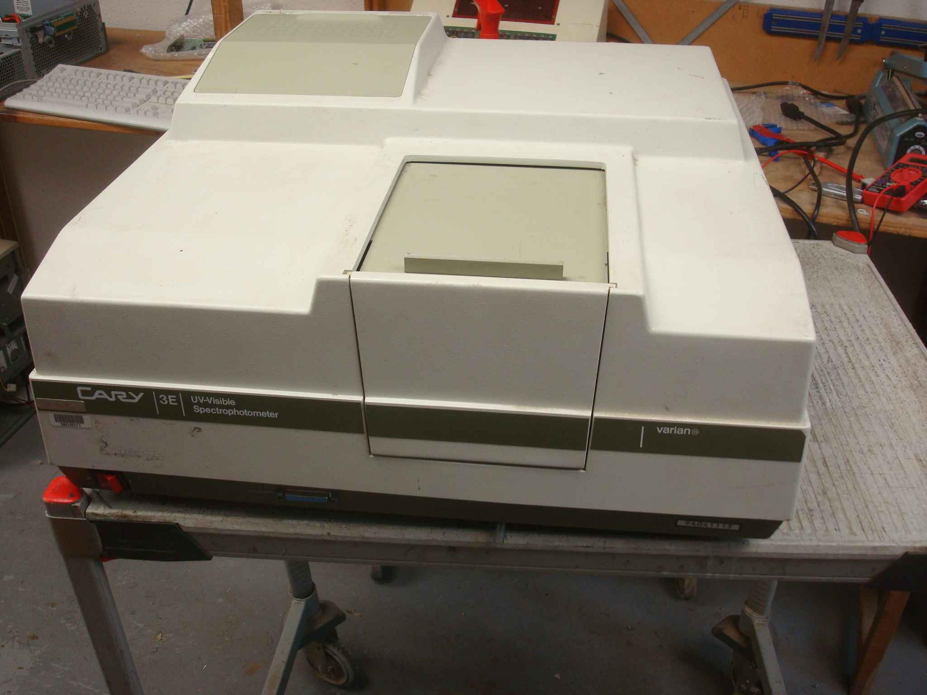 VARIAN CARY 3E UV-VISIBLE SPECTROPHOTOMETER