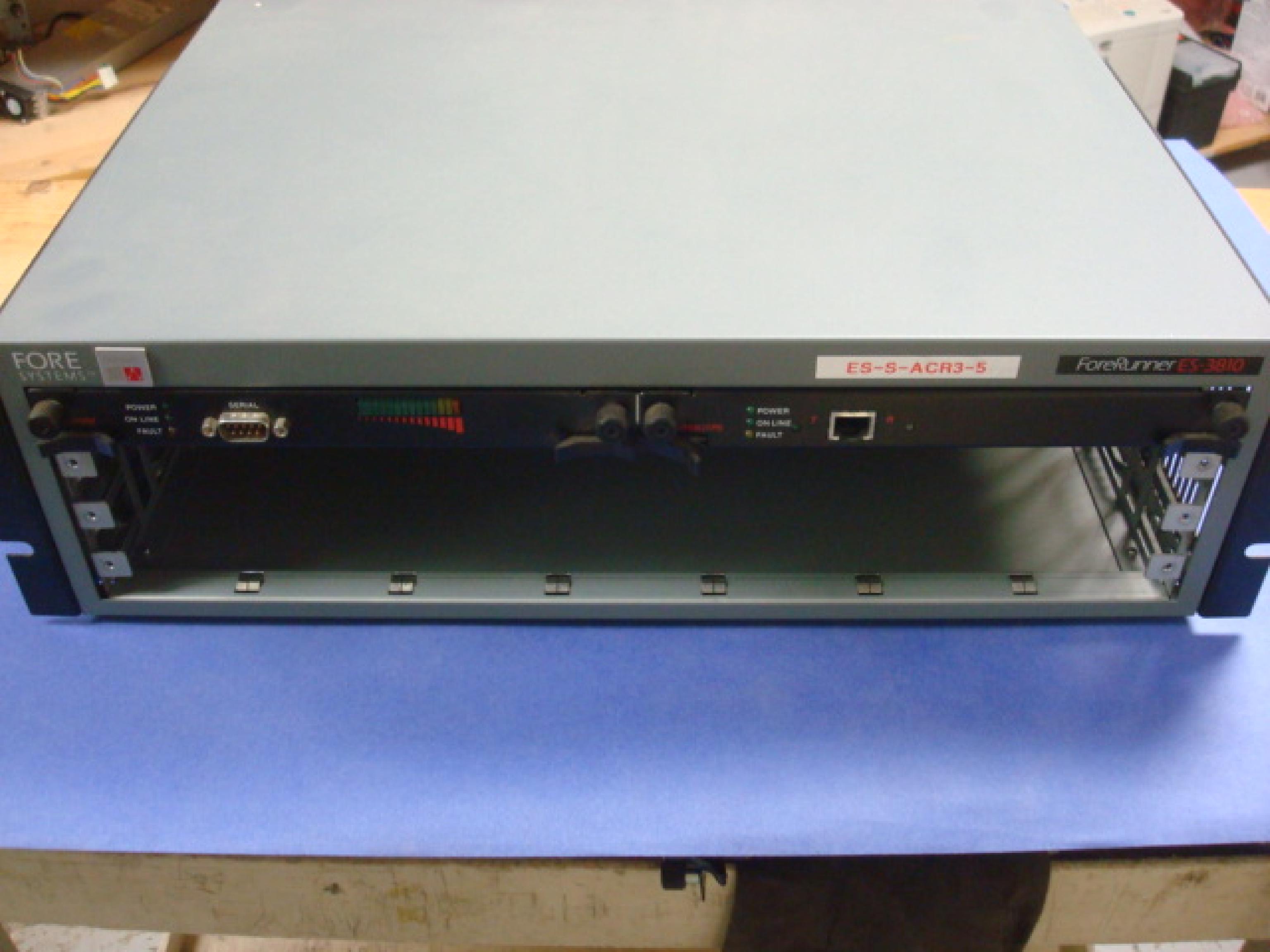 FORE / FORE SYSTEMS ES-3810 FORERUNNER ES-3810 CHASSIS WITH POWER SUPPLY ETHERNET WORKGROUP SWITCH 24 PORT