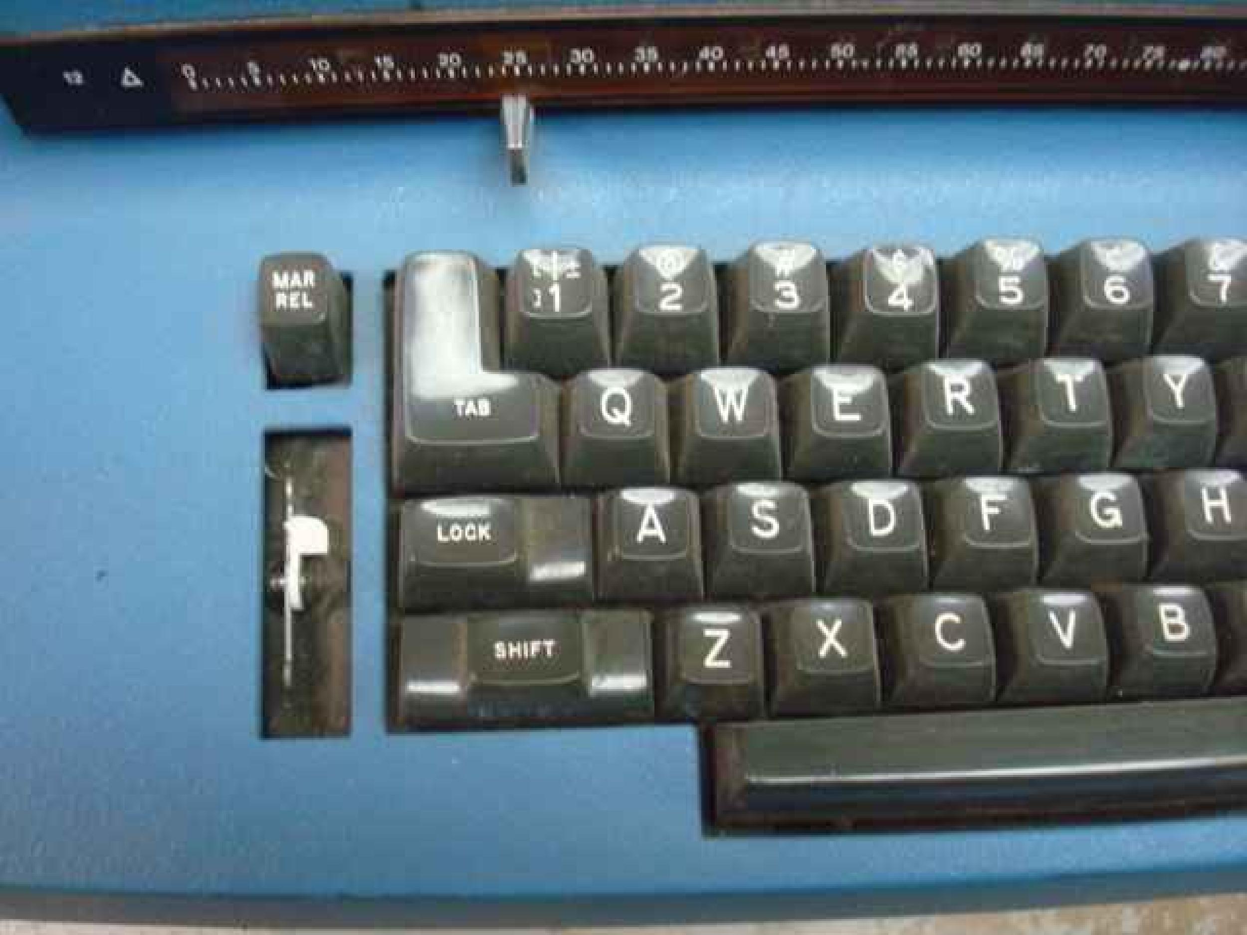 IBM SELECTRIC 2 SELECTRIC II ELECTRIC TYPEWRITER WORKING CONDITION NO RIBBON