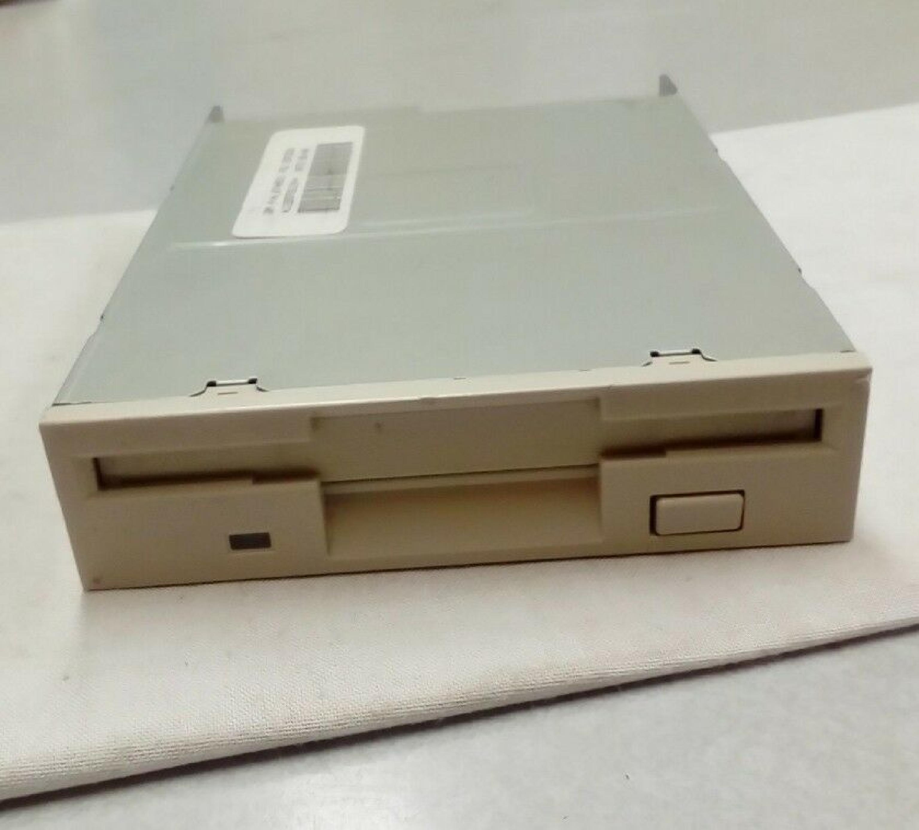 IBM / TEAC 07H0631 1.44MB FLOPPY DRIVE