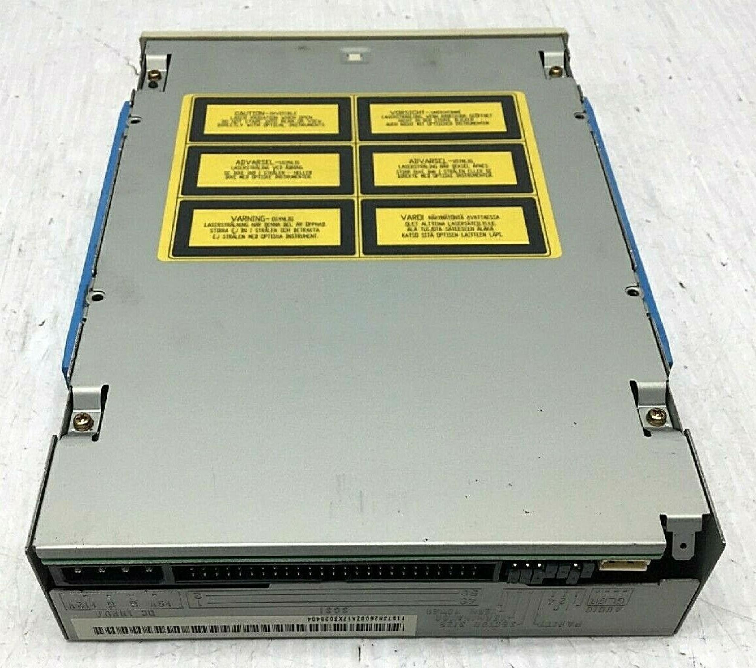 IBM 73H2601 8X SCSI CDROM DRIVE