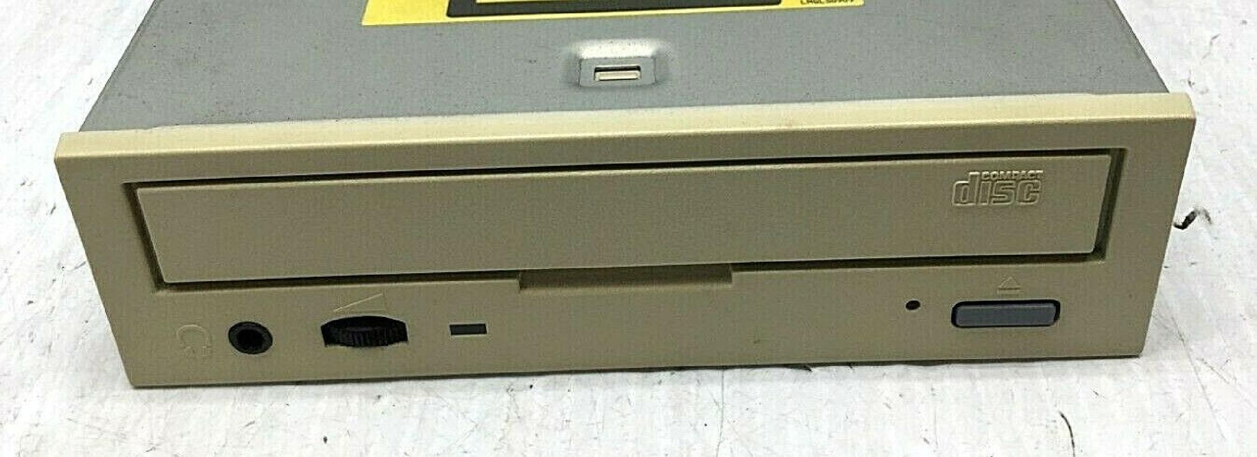 IBM 73H2600 8X SCSI CDROM DRIVE