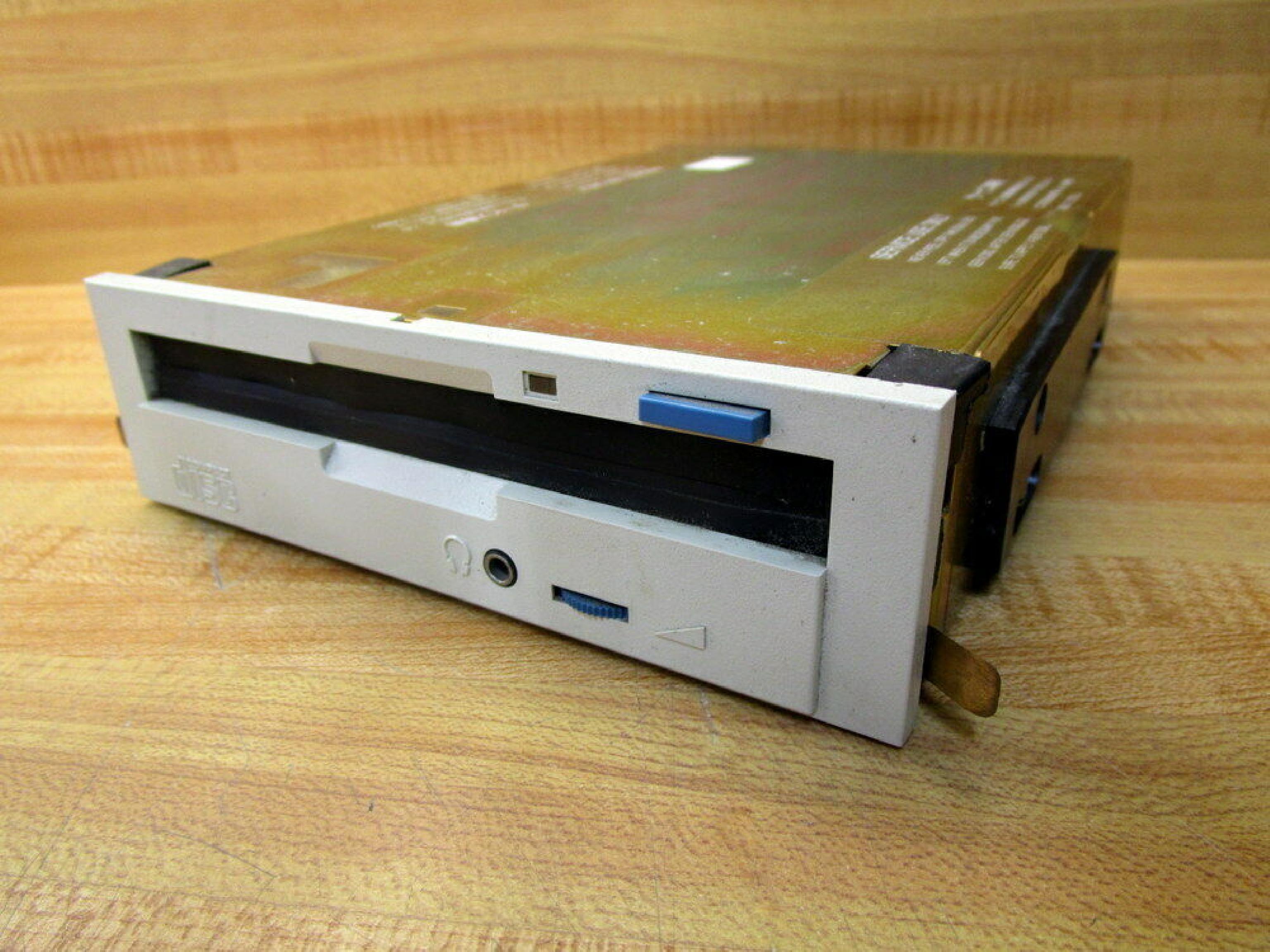 TOSHIBA XM-3101BME CADDY TYPE SCSI CDROM DRIVE INTERNAL