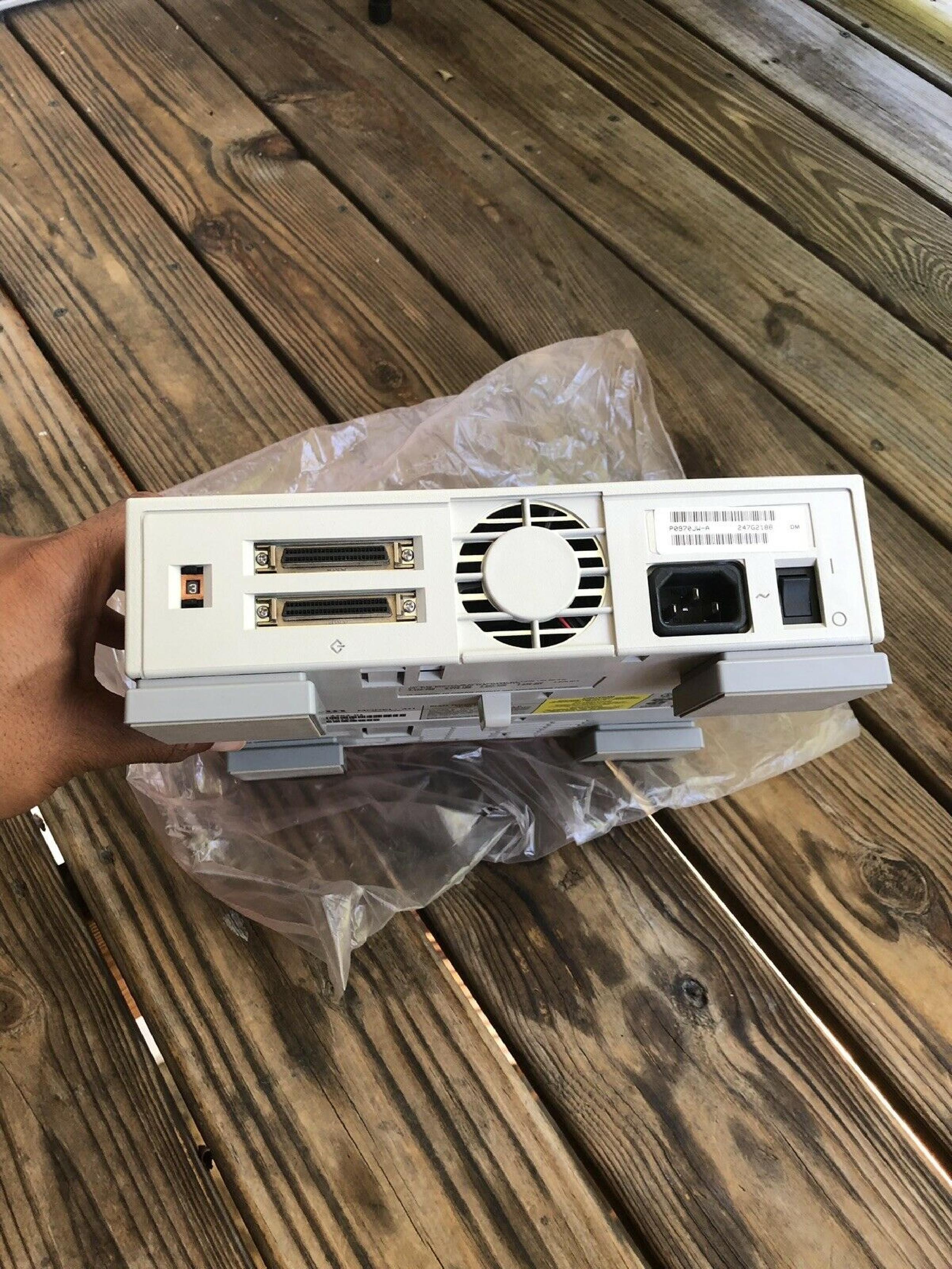 SUN MICROSYSTEMS 411 EXTERNAL 545MB SCSI HARD DRIVE 50PIN HD PORTS