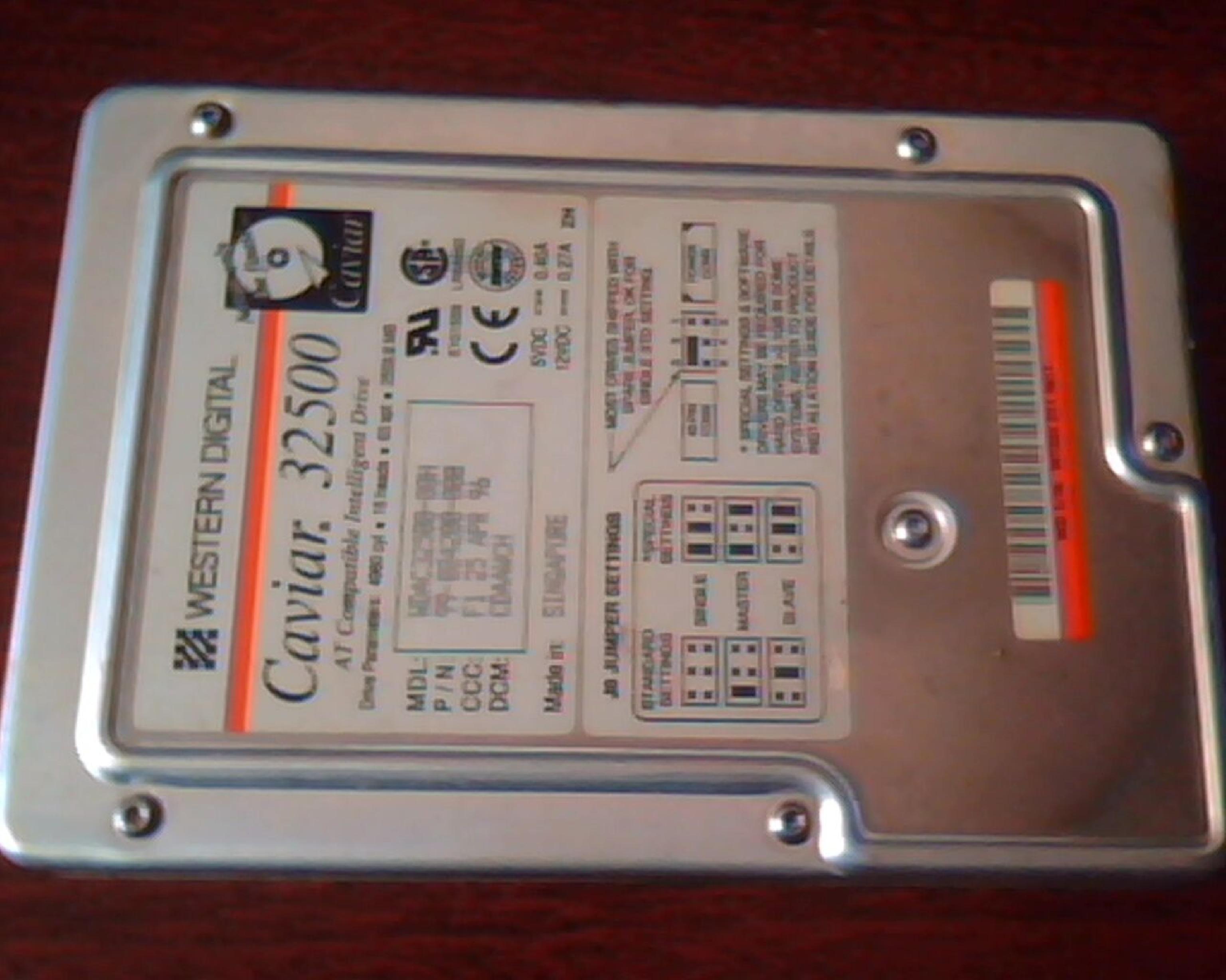 WESTERN DIGITAL / WD 99-004200-000 2.5GB IDE HARD DRIVE