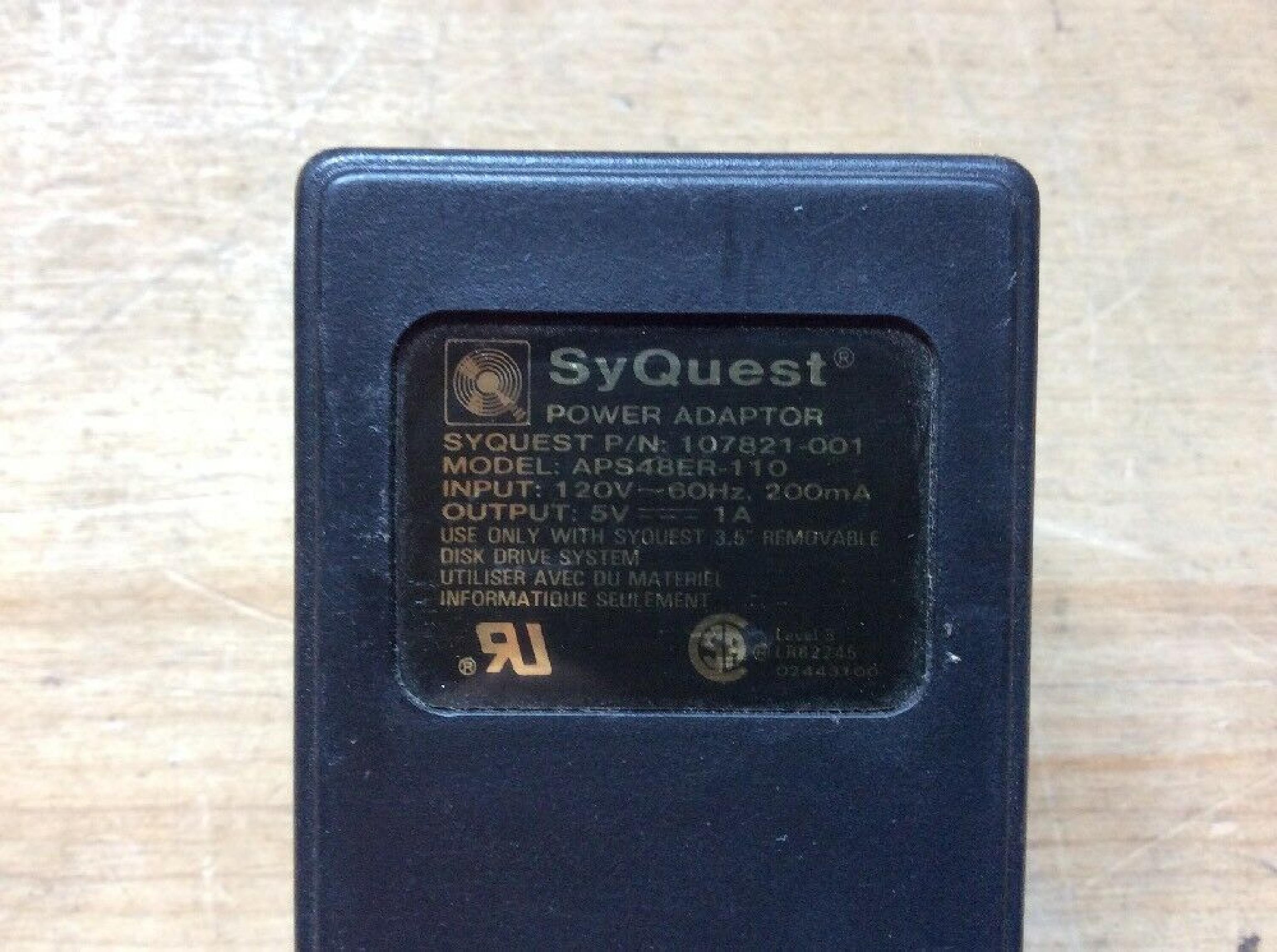 SYQUEST APS48ER-110 POWER SUPPLY 5V 1AMP