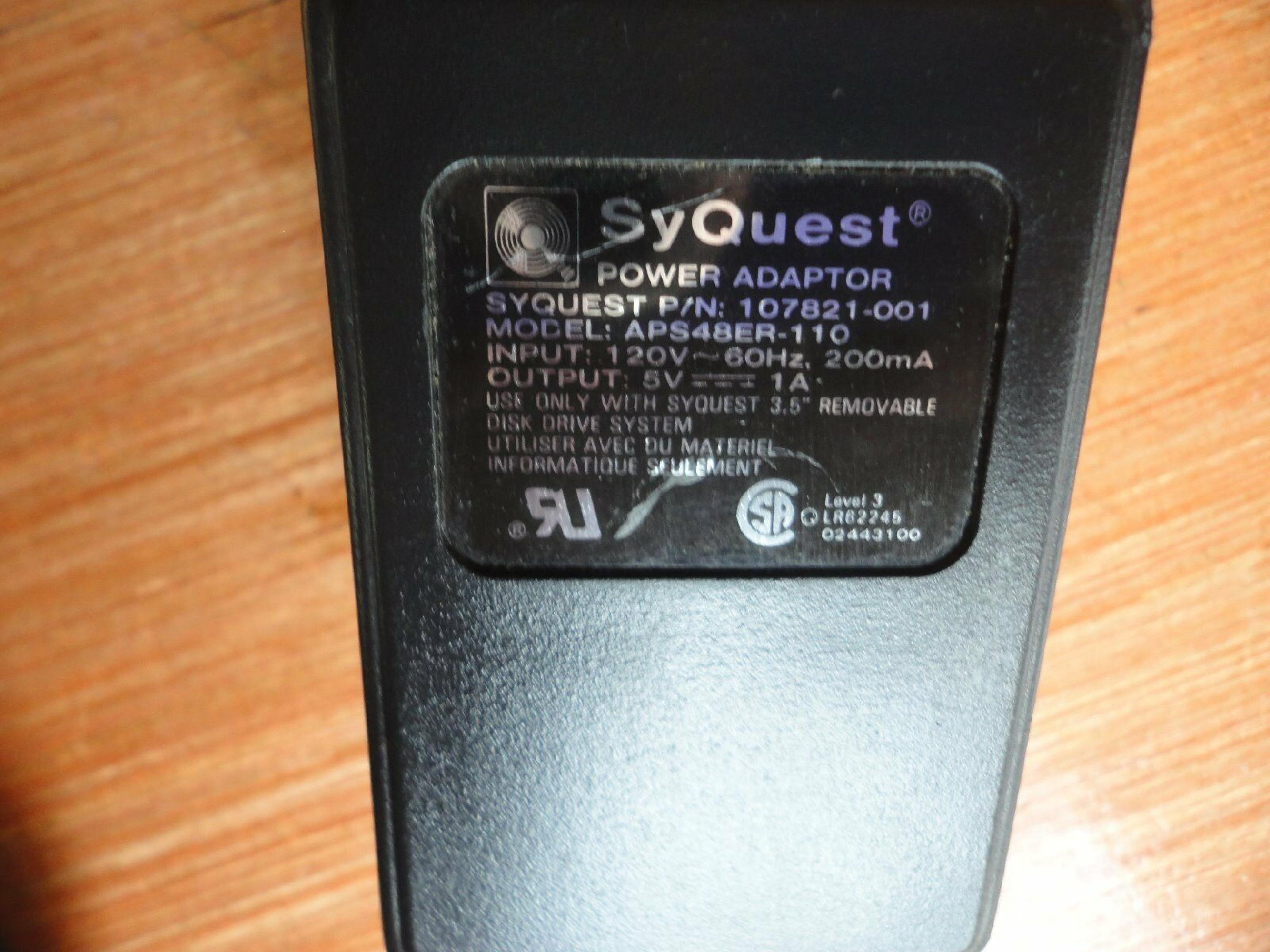 SYQUEST APS48ER-110 POWER SUPPLY 5V 1AMP